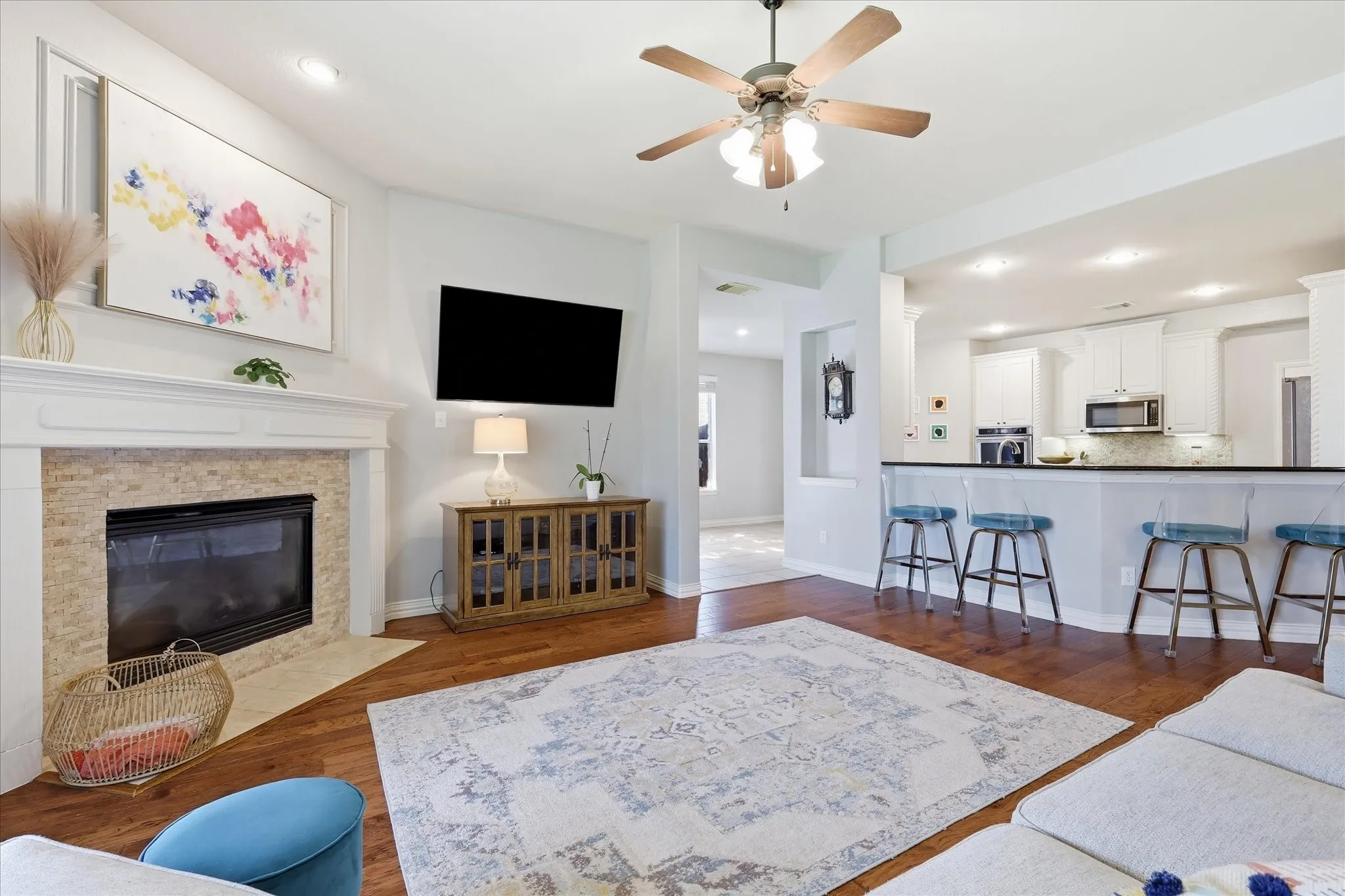 Single Family Residence For Sale in Denton County , 541 Hunter Street, Lantana, Texas 76226, 5 Bedroom, 4 Bathroom, 2 Garage spaces, 3,453 Sqft, built in 2003, mls#21347347, Real Estate Agent in Lantana, Homes For Sale in Denton county, Homes For Sale in Lantana, Realtor in Lantana Texas, Real Estate Brokerage Independent Realty Texas, Luminita Cordes Realtor