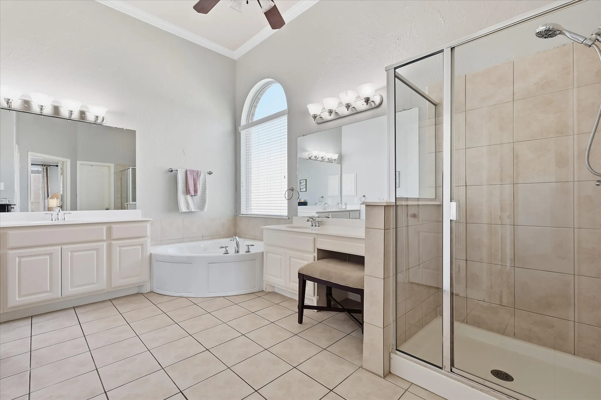 Single Family Residence For Sale in Denton County , 541 Hunter Street, Lantana, Texas 76226, 5 Bedroom, 4 Bathroom, 2 Garage spaces, 3,453 Sqft, built in 2003, mls#21347347, Real Estate Agent in Lantana, Homes For Sale in Denton county, Homes For Sale in Lantana, Realtor in Lantana Texas, Real Estate Brokerage Independent Realty Texas, Luminita Cordes Realtor