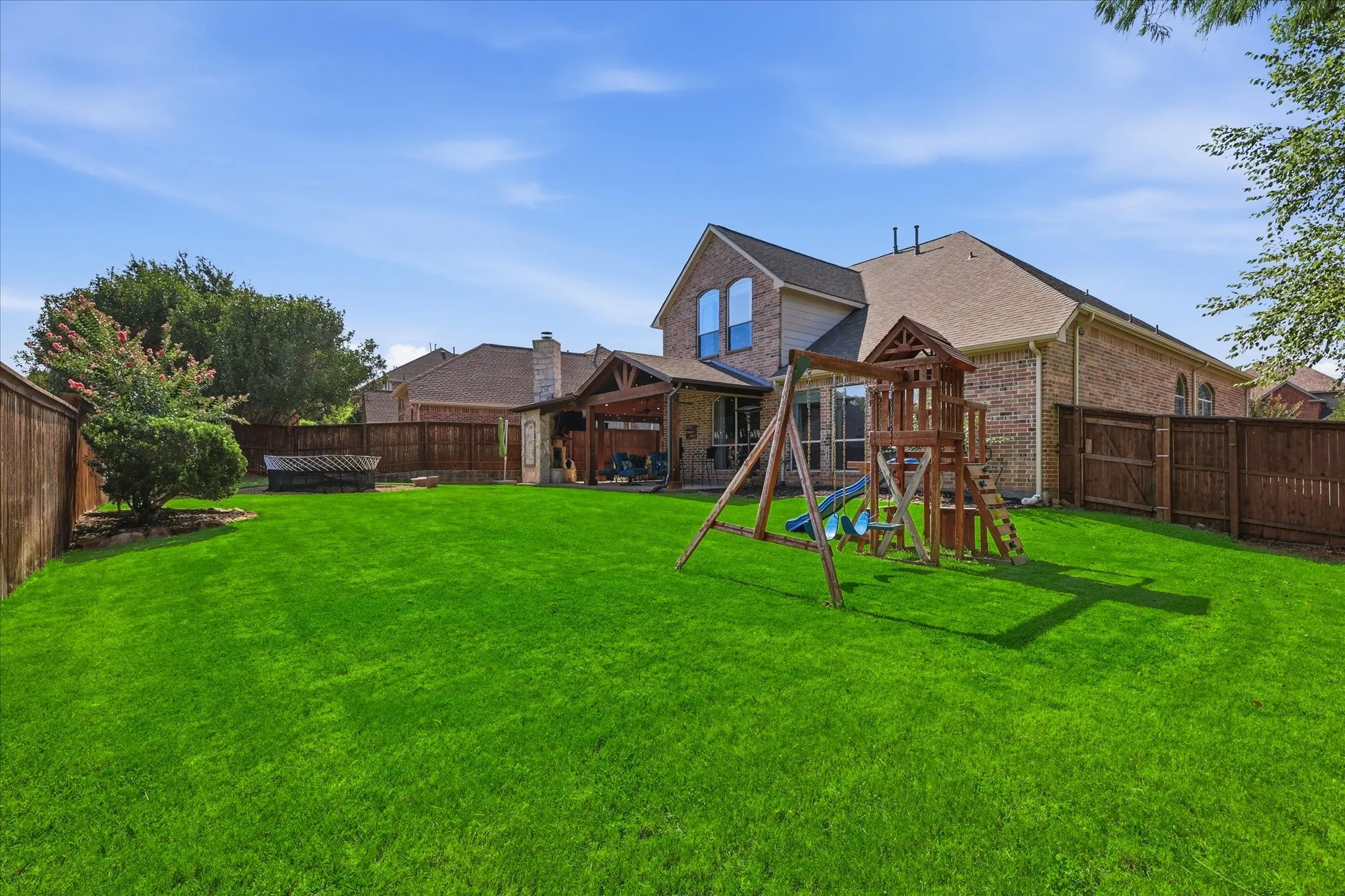 Single Family Residence For Sale in Denton County , 541 Hunter Street, Lantana, Texas 76226, 5 Bedroom, 4 Bathroom, 2 Garage spaces, 3,453 Sqft, built in 2003, mls#21347347, Real Estate Agent in Lantana, Homes For Sale in Denton county, Homes For Sale in Lantana, Realtor in Lantana Texas, Real Estate Brokerage Independent Realty Texas, Luminita Cordes Realtor