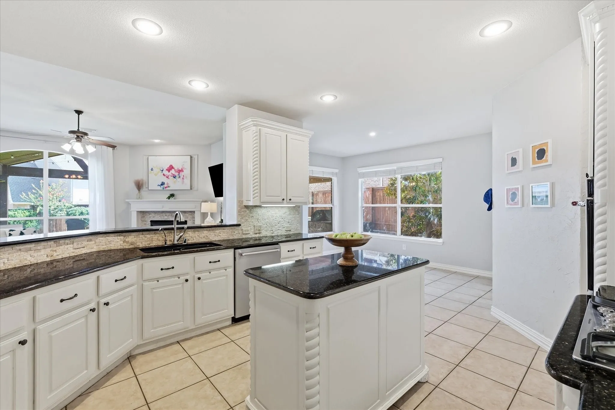 Single Family Residence For Sale in Denton County , 541 Hunter Street, Lantana, Texas 76226, 5 Bedroom, 4 Bathroom, 2 Garage spaces, 3,453 Sqft, built in 2003, mls#21347347, Real Estate Agent in Lantana, Homes For Sale in Denton county, Homes For Sale in Lantana, Realtor in Lantana Texas, Real Estate Brokerage Independent Realty Texas, Luminita Cordes Realtor