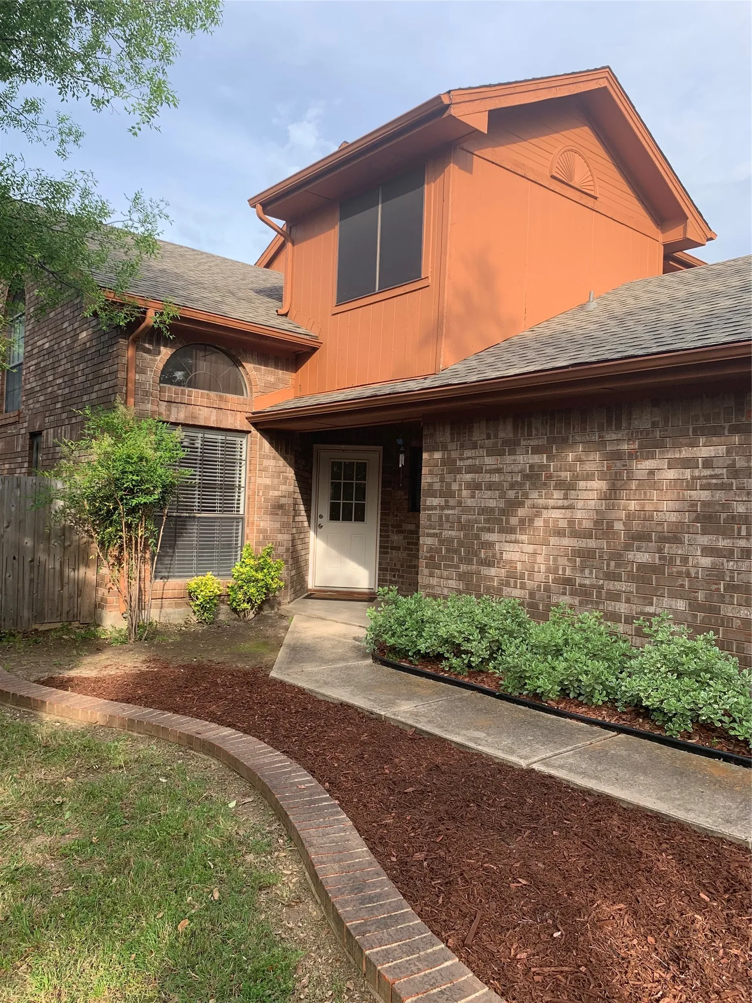 Single Family Residence For Rent in Collin County , 6828 Dalmation Circle, Plano, Texas 75023, 4 Bedroom, 3 Bathroom, 2 Garage spaces, 2,042 Sqft, built in 1986, mls#21348435, Real Estate Agent in Plano, Homes For Rent in Collin county, Homes For Rent in Plano, Realtor in Plano Texas, Real Estate Brokerage Independent Realty Texas, Luminita Cordes Realtor