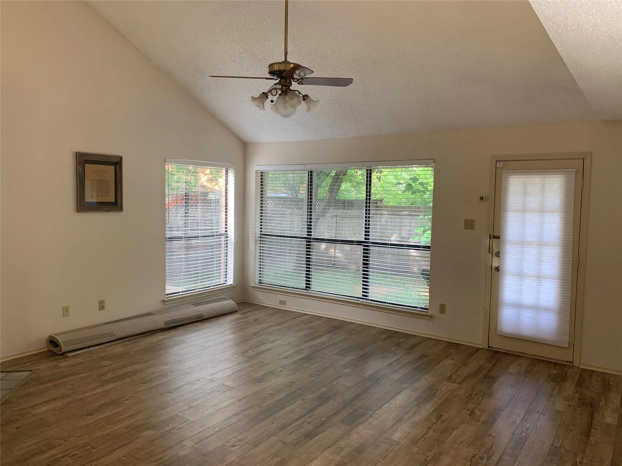 Single Family Residence For Rent in Collin County , 6828 Dalmation Circle, Plano, Texas 75023, 4 Bedroom, 3 Bathroom, 2 Garage spaces, 2,042 Sqft, built in 1986, mls#21348435, Real Estate Agent in Plano, Homes For Rent in Collin county, Homes For Rent in Plano, Realtor in Plano Texas, Real Estate Brokerage Independent Realty Texas, Luminita Cordes Realtor