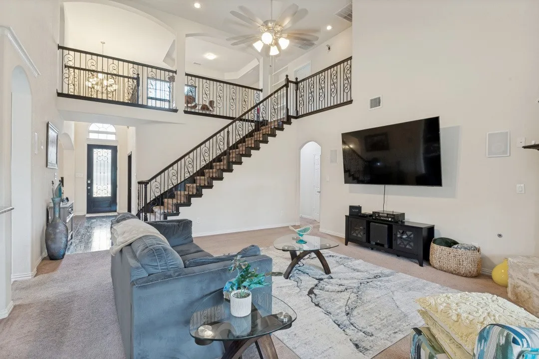 Single Family Residence For Sale in Dallas County , 1708 River Run Drive, De Soto, Texas 75115, 5 Bedroom, 4 Bathroom, 2 Garage spaces, 3,558 Sqft, built in 2016, mls#21342375, Real Estate Agent in De Soto, Homes For Sale in Dallas county, Homes For Sale in De Soto, Realtor in De Soto Texas, Real Estate Brokerage Independent Realty Texas, Luminita Cordes Realtor