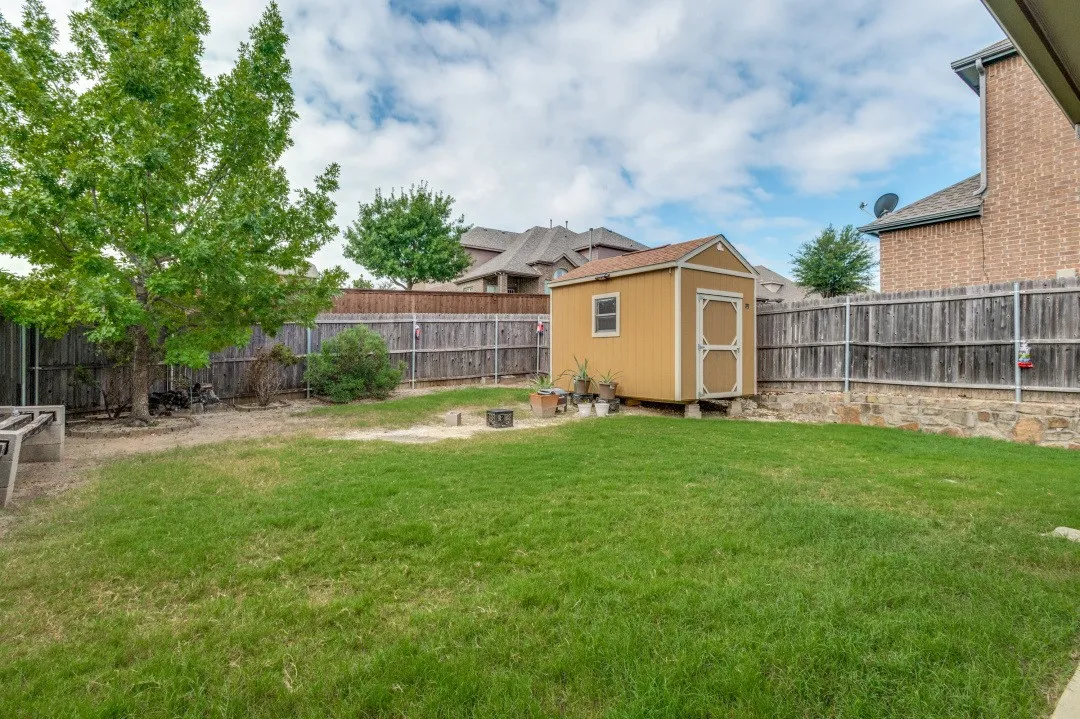 Single Family Residence For Sale in Dallas County , 1708 River Run Drive, De Soto, Texas 75115, 5 Bedroom, 4 Bathroom, 2 Garage spaces, 3,558 Sqft, built in 2016, mls#21342375, Real Estate Agent in De Soto, Homes For Sale in Dallas county, Homes For Sale in De Soto, Realtor in De Soto Texas, Real Estate Brokerage Independent Realty Texas, Luminita Cordes Realtor
