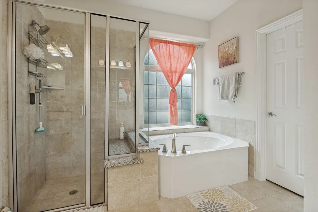 Single Family Residence For Sale in Dallas County , 1708 River Run Drive, De Soto, Texas 75115, 5 Bedroom, 4 Bathroom, 2 Garage spaces, 3,558 Sqft, built in 2016, mls#21342375, Real Estate Agent in De Soto, Homes For Sale in Dallas county, Homes For Sale in De Soto, Realtor in De Soto Texas, Real Estate Brokerage Independent Realty Texas, Luminita Cordes Realtor
