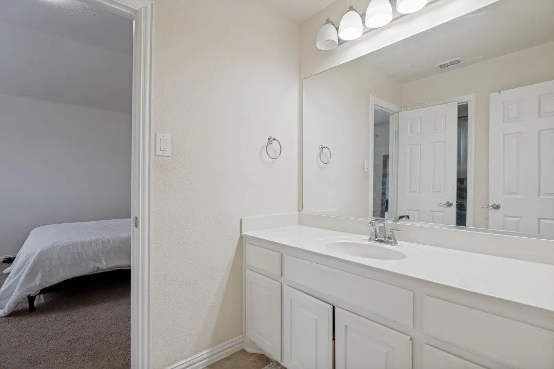 Single Family Residence For Sale in Dallas County , 1708 River Run Drive, De Soto, Texas 75115, 5 Bedroom, 4 Bathroom, 2 Garage spaces, 3,558 Sqft, built in 2016, mls#21342375, Real Estate Agent in De Soto, Homes For Sale in Dallas county, Homes For Sale in De Soto, Realtor in De Soto Texas, Real Estate Brokerage Independent Realty Texas, Luminita Cordes Realtor