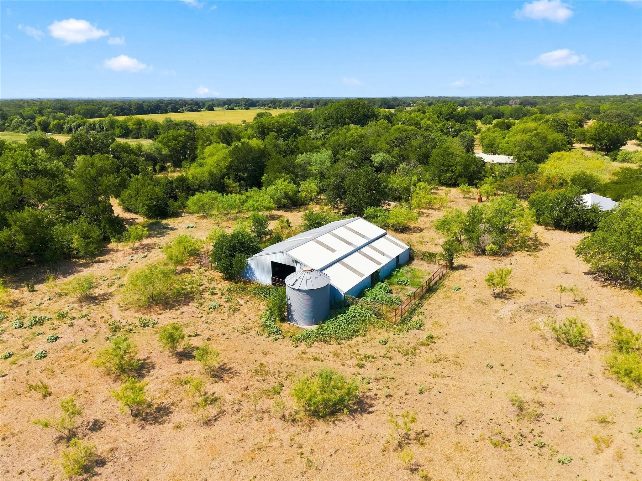 Single Family Residence For Sale in Mc Lennan County , 1816 Wesley Chapel Road, Gholson, Texas 76705, 3 Bedroom, 2 Bathroom, Garage spaces, 1,556 Sqft, built in 1960, mls#21346195, Real Estate Agent in Gholson, Homes For Sale in Mc Lennan county, Homes For Sale in Gholson, Realtor in Gholson Texas, Real Estate Brokerage Independent Realty Texas, Luminita Cordes Realtor