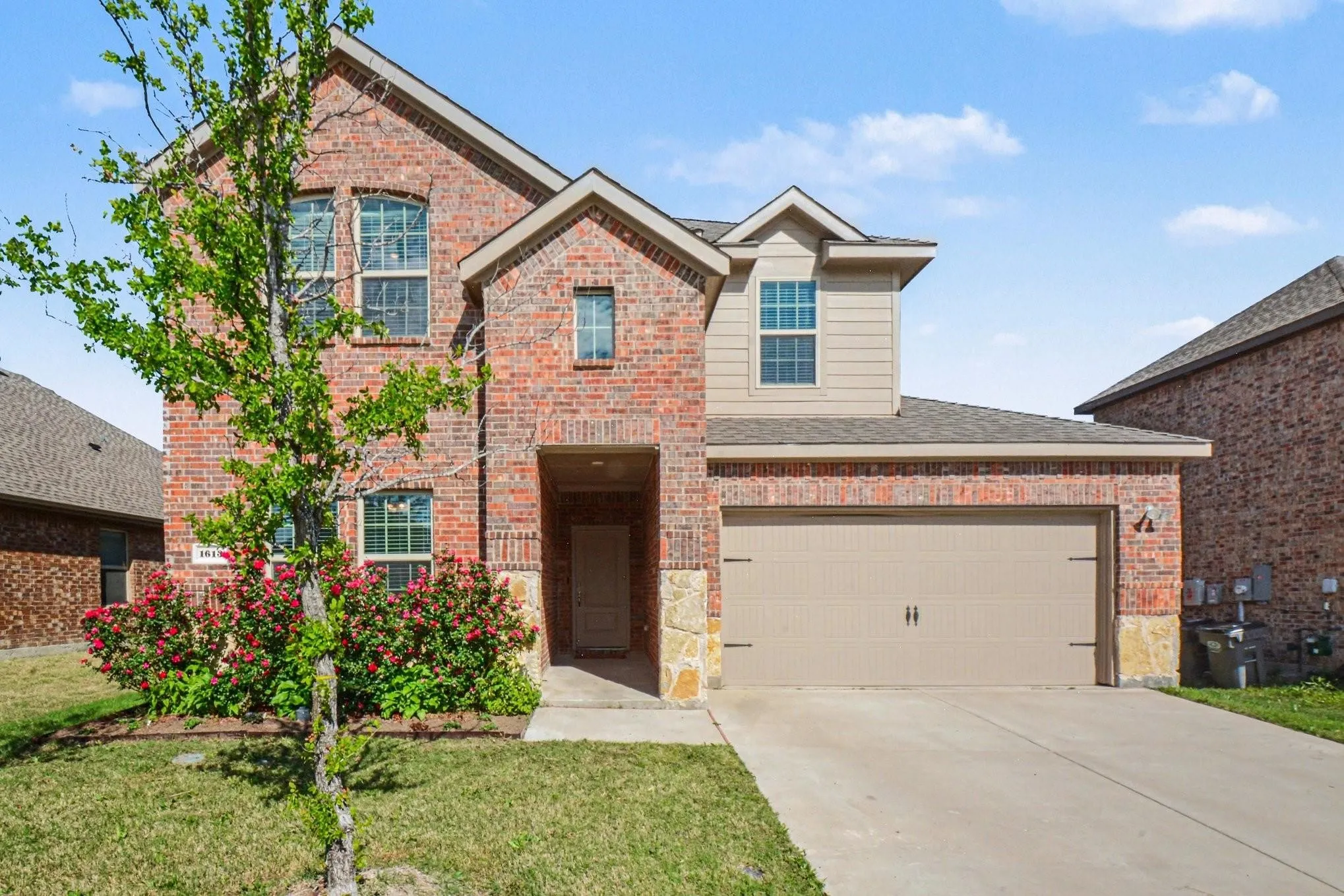 Single Family Residence For Rent in Collin County , 1613 Grand Villa Street, Princeton, Texas 75407, 4 Bedroom, 3 Bathroom, 2 Garage spaces, 2,357 Sqft, built in 2023, mls#21348589, Real Estate Agent in Princeton, Homes For Rent in Collin county, Homes For Rent in Princeton, Realtor in Princeton Texas, Real Estate Brokerage Independent Realty Texas, Luminita Cordes Realtor