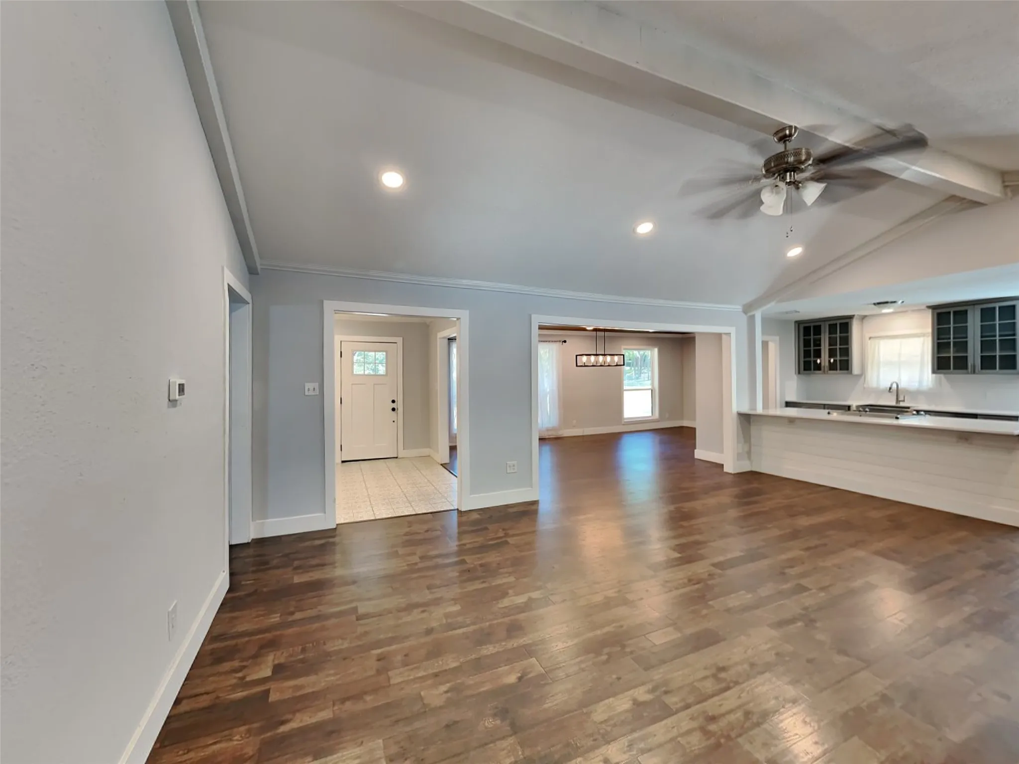 Single Family Residence For Rent in Tarrant County , 3704 Astoria Drive, Arlington, Texas 76013, 4 Bedroom, 4 Bathroom, 2 Garage spaces, 2,374 Sqft, built in 1968, mls#21348606, Real Estate Agent in Arlington, Homes For Rent in Tarrant county, Homes For Rent in Arlington, Realtor in Arlington Texas, Real Estate Brokerage Independent Realty Texas, Luminita Cordes Realtor