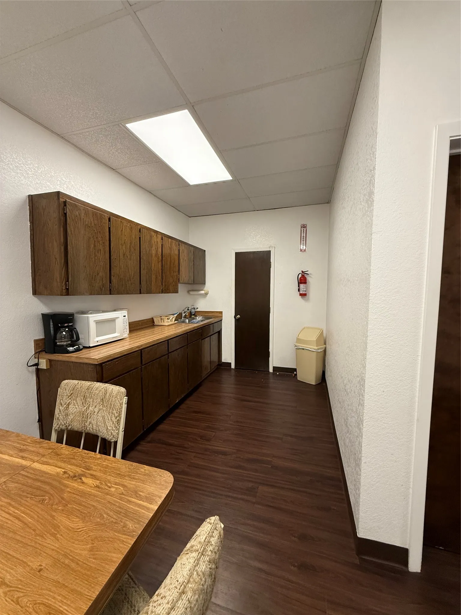 Office For Rent in Parker County , 102 Palo Pinto Avenue Suite E, Weatherford, Texas 76086, 0, 0, Garage spaces, 0 Sqft, built in 1980, Price $1,600, mls#21348208, Real Estate Agent in Weatherford, Homes For Rent in Parker county, Homes For Rent in Weatherford, Realtor in Weatherford Texas, Real Estate Brokerage Independent Realty Texas, Luminita Cordes Realtor