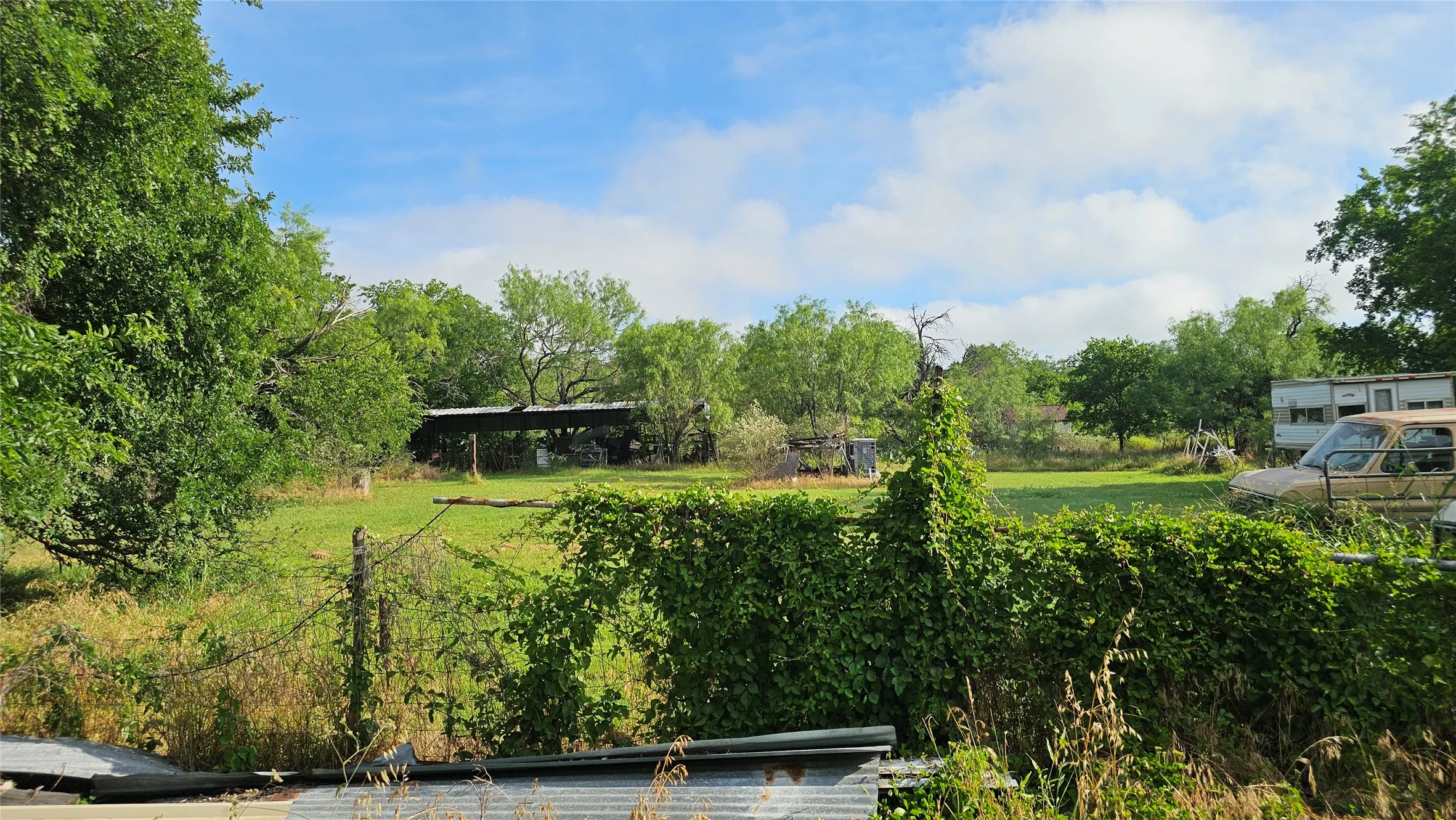 Single Family Residence For Sale in Palo Pinto County , 201 E Pecan Street, Mingus, Texas 76463, 3 Bedrooms, 1 Bathroom, Garage spaces, 972 Sqft, built in 1940, Price $65,000, mls#21348613, Real Estate Agent in Mingus, Homes For Sale in Palo Pinto county, Homes For Sale in Mingus, Realtor in Mingus Texas, Real Estate Brokerage Independent Realty Texas, Luminita Cordes Realtor