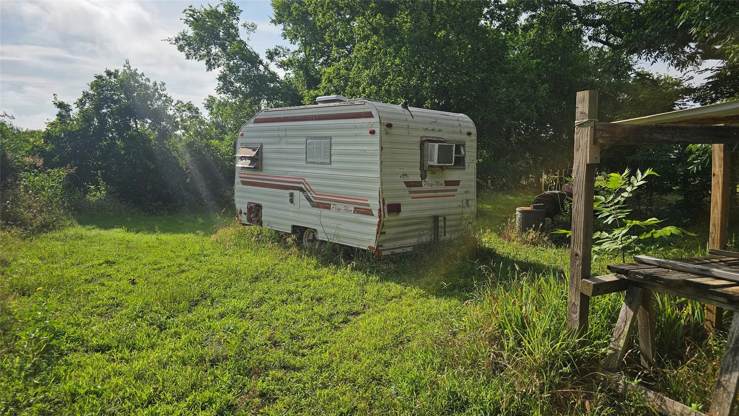 Single Family Residence For Sale in Palo Pinto County , 201 E Pecan Street, Mingus, Texas 76463, 3 Bedrooms, 1 Bathroom, Garage spaces, 972 Sqft, built in 1940, Price $65,000, mls#21348613, Real Estate Agent in Mingus, Homes For Sale in Palo Pinto county, Homes For Sale in Mingus, Realtor in Mingus Texas, Real Estate Brokerage Independent Realty Texas, Luminita Cordes Realtor