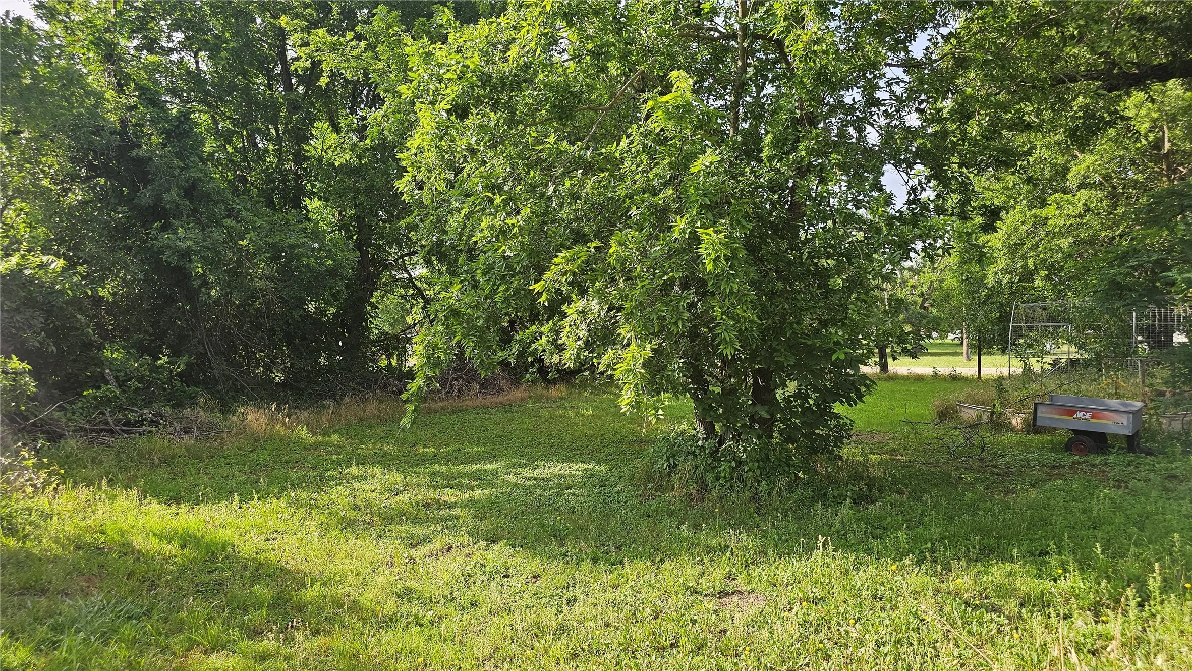 Single Family Residence For Sale in Palo Pinto County , 201 E Pecan Street, Mingus, Texas 76463, 3 Bedrooms, 1 Bathroom, Garage spaces, 972 Sqft, built in 1940, Price $65,000, mls#21348613, Real Estate Agent in Mingus, Homes For Sale in Palo Pinto county, Homes For Sale in Mingus, Realtor in Mingus Texas, Real Estate Brokerage Independent Realty Texas, Luminita Cordes Realtor