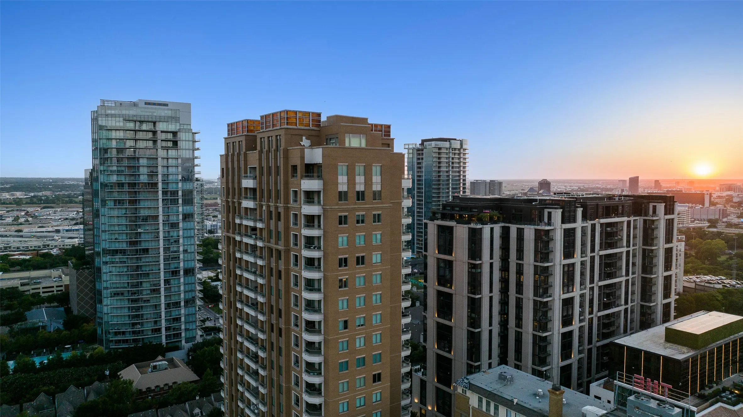 Condominium For Sale in Dallas County , 2300 Wolf Street 8A, Dallas, Texas 75201, 3 Bedrooms, 4 Bathrooms, 3 Garage spaces, 3,948 Sqft, built in 2021, Price $5,250,000, mls#21332221, Real Estate Agent in Dallas, Homes For Sale in Dallas county, Homes For Sale in Dallas, Realtor in Dallas Texas, Real Estate Brokerage Independent Realty Texas, Luminita Cordes Realtor