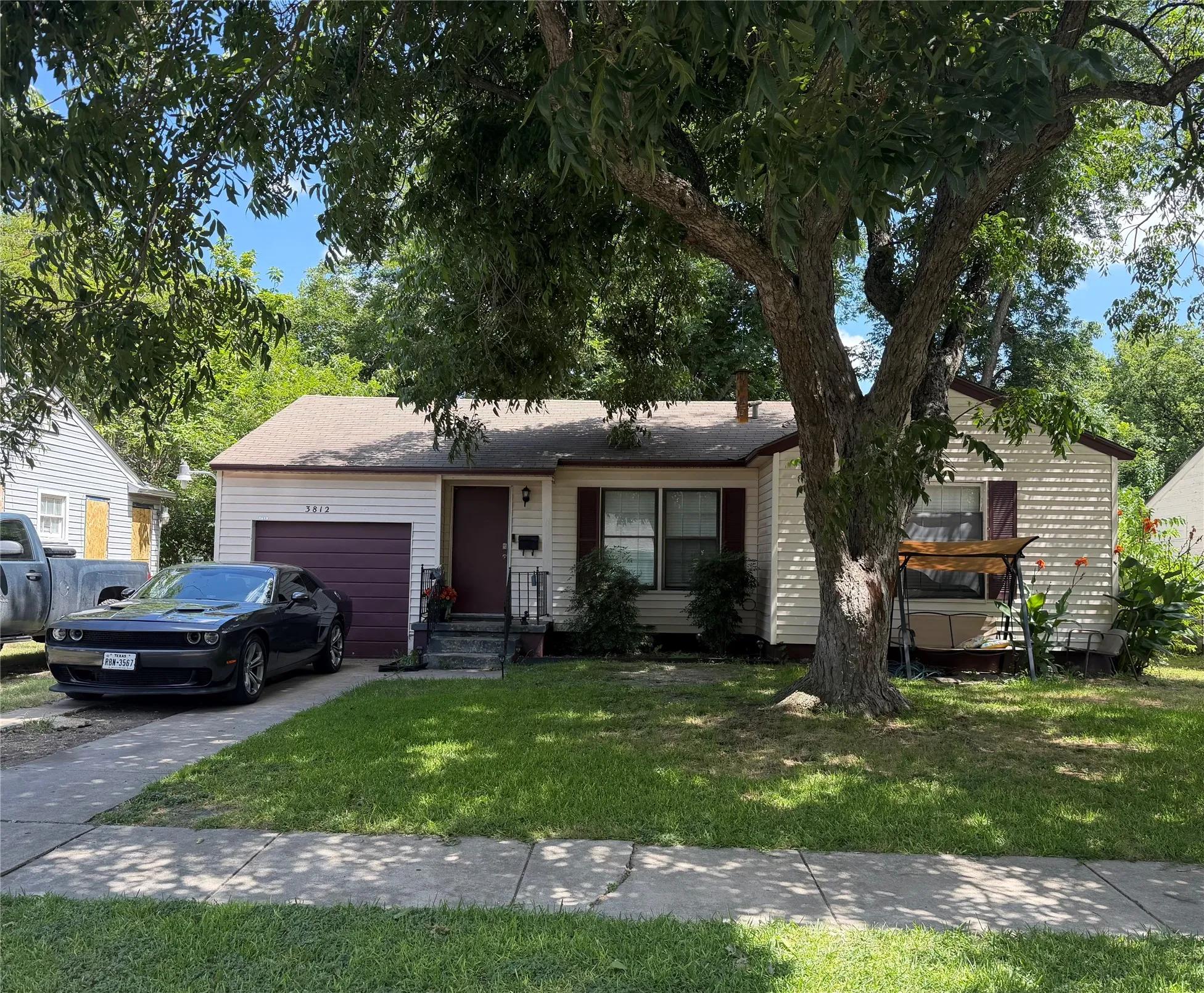 Single Family Residence For Sale in Mc Lennan County , 3812 Lasker Avenue, Waco, Texas 76707, 2 Bedroom, 1 Bathroom, 1 Garage spaces, 869 Sqft, built in 1952, mls#21323364, Real Estate Agent in Waco, Homes For Sale in Mc Lennan county, Homes For Sale in Waco, Realtor in Waco Texas, Real Estate Brokerage Independent Realty Texas, Luminita Cordes Realtor