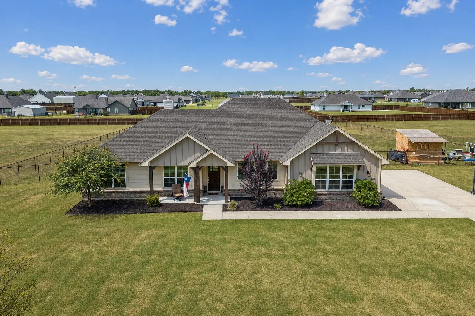 Single Family Residence For Sale in Kaufman County , 8382 Abner Road, Oak Ridge, Texas 75161, 3 Bedroom, 2 Bathroom, 2 Garage spaces, 2,037 Sqft, built in 2020, mls#21348534, Real Estate Agent in Oak Ridge, Homes For Sale in Kaufman county, Homes For Sale in Oak Ridge, Realtor in Oak Ridge Texas, Real Estate Brokerage Independent Realty Texas, Luminita Cordes Realtor
