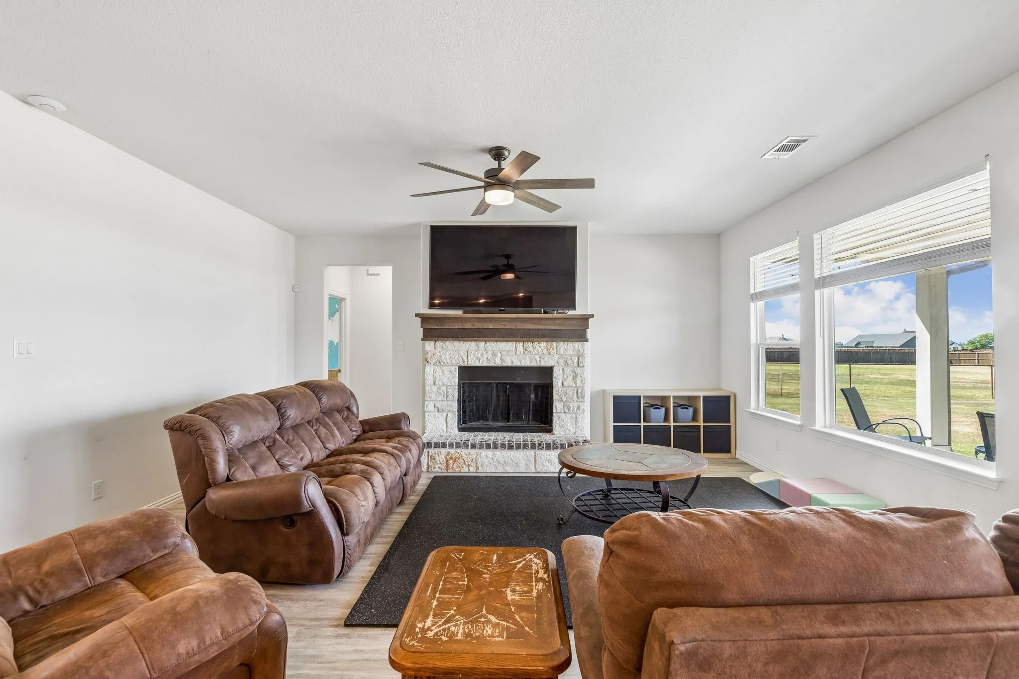 Single Family Residence For Sale in Kaufman County , 8382 Abner Road, Oak Ridge, Texas 75161, 3 Bedroom, 2 Bathroom, 2 Garage spaces, 2,037 Sqft, built in 2020, mls#21348534, Real Estate Agent in Oak Ridge, Homes For Sale in Kaufman county, Homes For Sale in Oak Ridge, Realtor in Oak Ridge Texas, Real Estate Brokerage Independent Realty Texas, Luminita Cordes Realtor