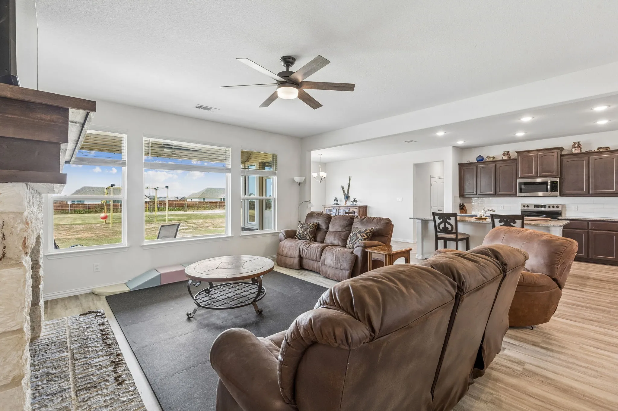 Single Family Residence For Sale in Kaufman County , 8382 Abner Road, Oak Ridge, Texas 75161, 3 Bedroom, 2 Bathroom, 2 Garage spaces, 2,037 Sqft, built in 2020, mls#21348534, Real Estate Agent in Oak Ridge, Homes For Sale in Kaufman county, Homes For Sale in Oak Ridge, Realtor in Oak Ridge Texas, Real Estate Brokerage Independent Realty Texas, Luminita Cordes Realtor