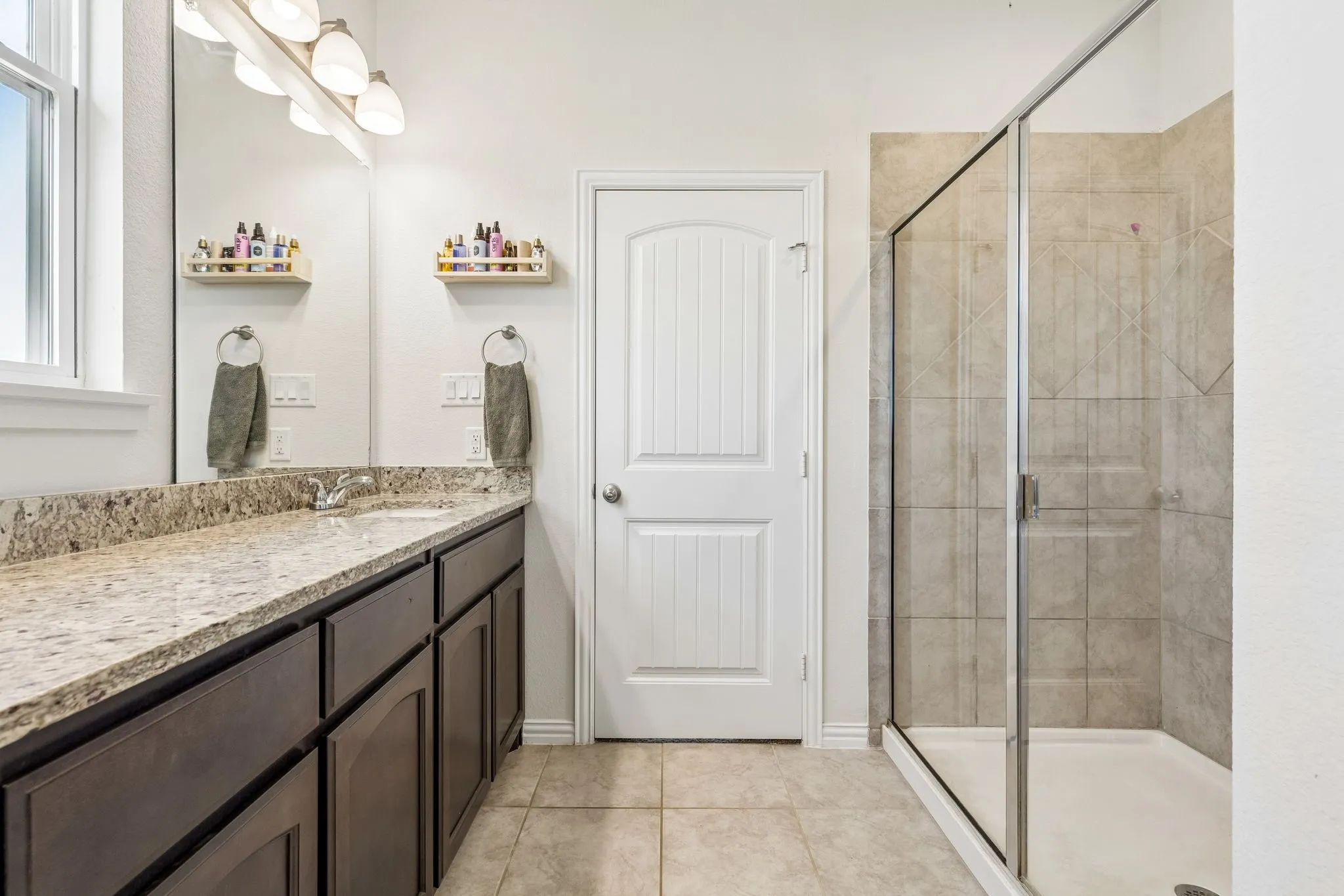 Single Family Residence For Sale in Kaufman County , 8382 Abner Road, Oak Ridge, Texas 75161, 3 Bedroom, 2 Bathroom, 2 Garage spaces, 2,037 Sqft, built in 2020, mls#21348534, Real Estate Agent in Oak Ridge, Homes For Sale in Kaufman county, Homes For Sale in Oak Ridge, Realtor in Oak Ridge Texas, Real Estate Brokerage Independent Realty Texas, Luminita Cordes Realtor
