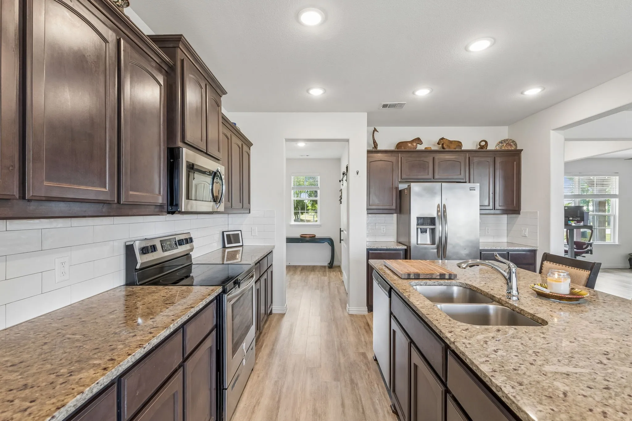 Single Family Residence For Sale in Kaufman County , 8382 Abner Road, Oak Ridge, Texas 75161, 3 Bedroom, 2 Bathroom, 2 Garage spaces, 2,037 Sqft, built in 2020, mls#21348534, Real Estate Agent in Oak Ridge, Homes For Sale in Kaufman county, Homes For Sale in Oak Ridge, Realtor in Oak Ridge Texas, Real Estate Brokerage Independent Realty Texas, Luminita Cordes Realtor