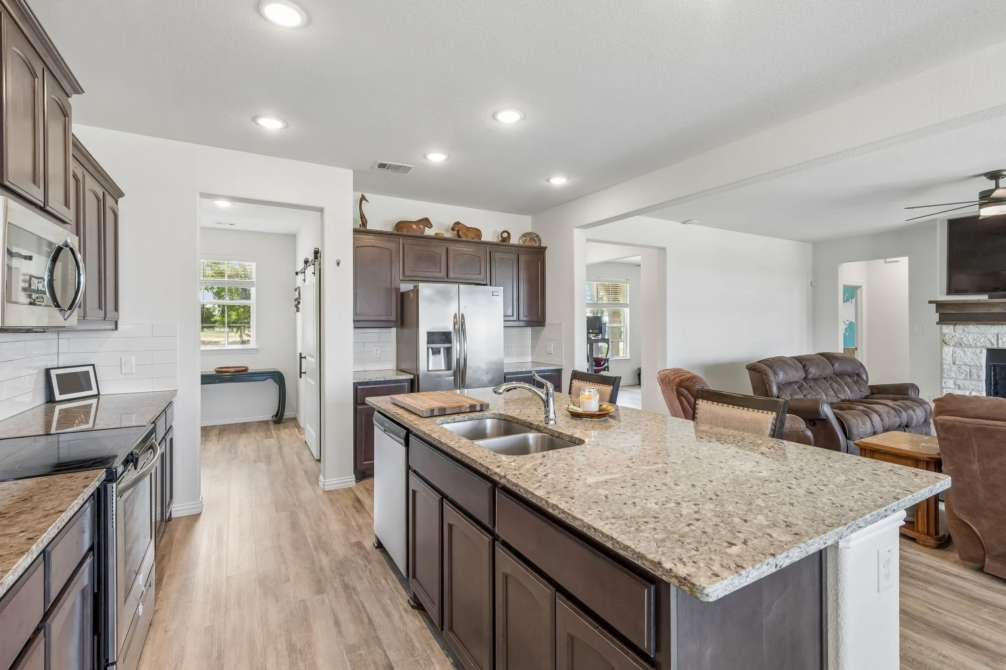 Single Family Residence For Sale in Kaufman County , 8382 Abner Road, Oak Ridge, Texas 75161, 3 Bedroom, 2 Bathroom, 2 Garage spaces, 2,037 Sqft, built in 2020, mls#21348534, Real Estate Agent in Oak Ridge, Homes For Sale in Kaufman county, Homes For Sale in Oak Ridge, Realtor in Oak Ridge Texas, Real Estate Brokerage Independent Realty Texas, Luminita Cordes Realtor