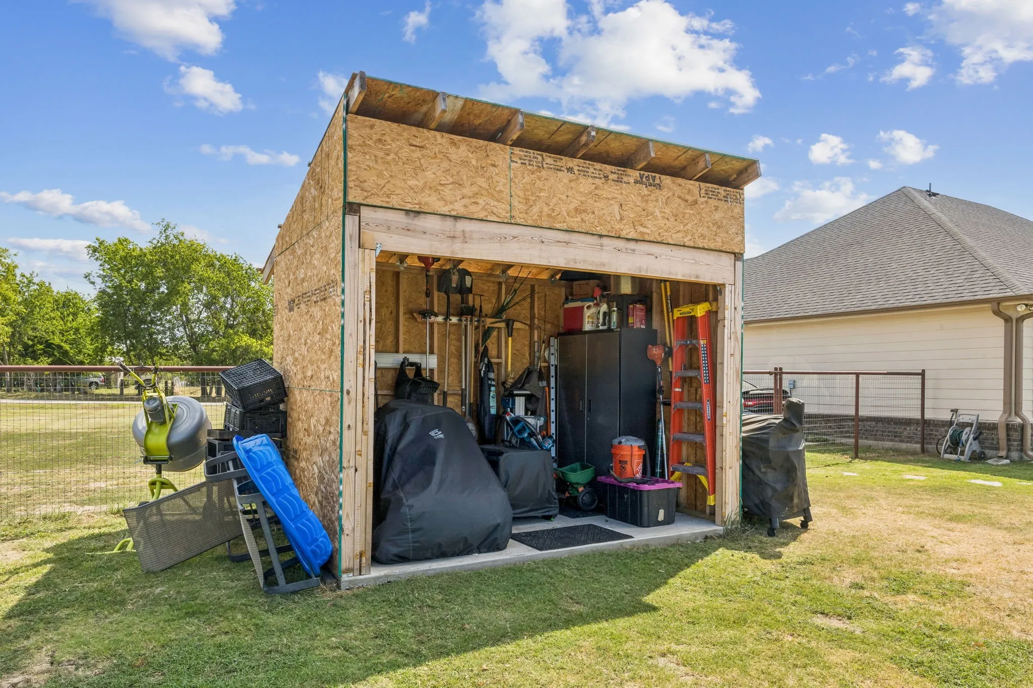 Single Family Residence For Sale in Kaufman County , 8382 Abner Road, Oak Ridge, Texas 75161, 3 Bedroom, 2 Bathroom, 2 Garage spaces, 2,037 Sqft, built in 2020, mls#21348534, Real Estate Agent in Oak Ridge, Homes For Sale in Kaufman county, Homes For Sale in Oak Ridge, Realtor in Oak Ridge Texas, Real Estate Brokerage Independent Realty Texas, Luminita Cordes Realtor