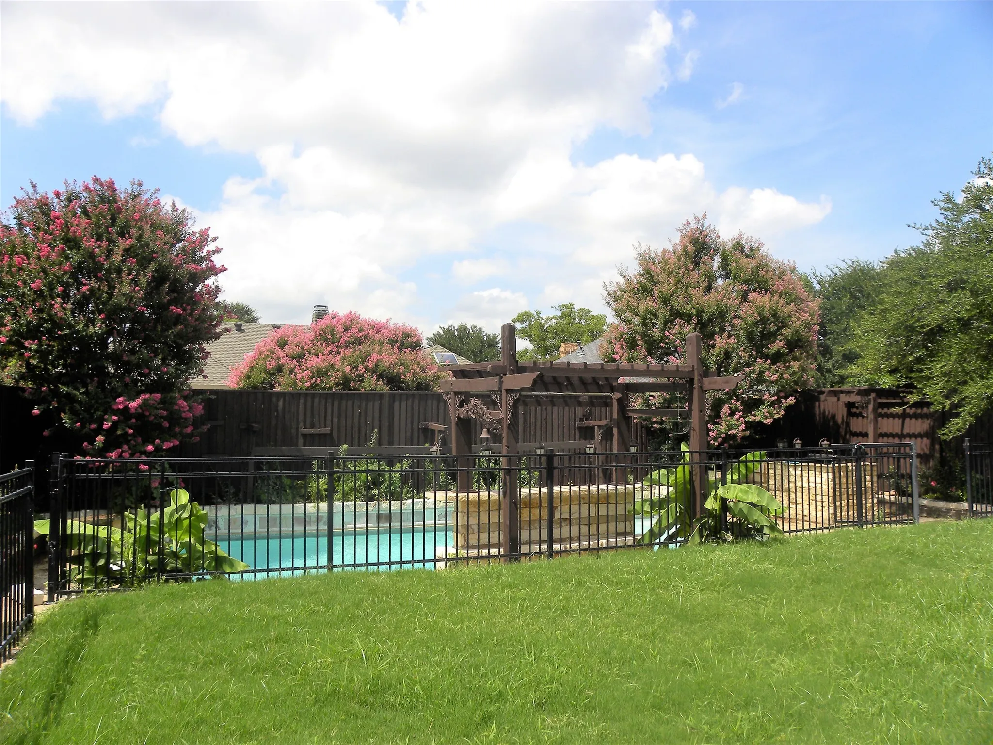 Single Family Residence For Rent in Collin County , 2601 Banner Elk Circle, Plano, Texas 75025, 4 Bedroom, 3 Bathroom, 2 Garage spaces, 2,780 Sqft, built in 1986, Price $3,495, mls#21348596, Real Estate Agent in Plano, Homes For Rent in Collin county, Homes For Rent in Plano, Realtor in Plano Texas, Real Estate Brokerage Independent Realty Texas, Luminita Cordes Realtor