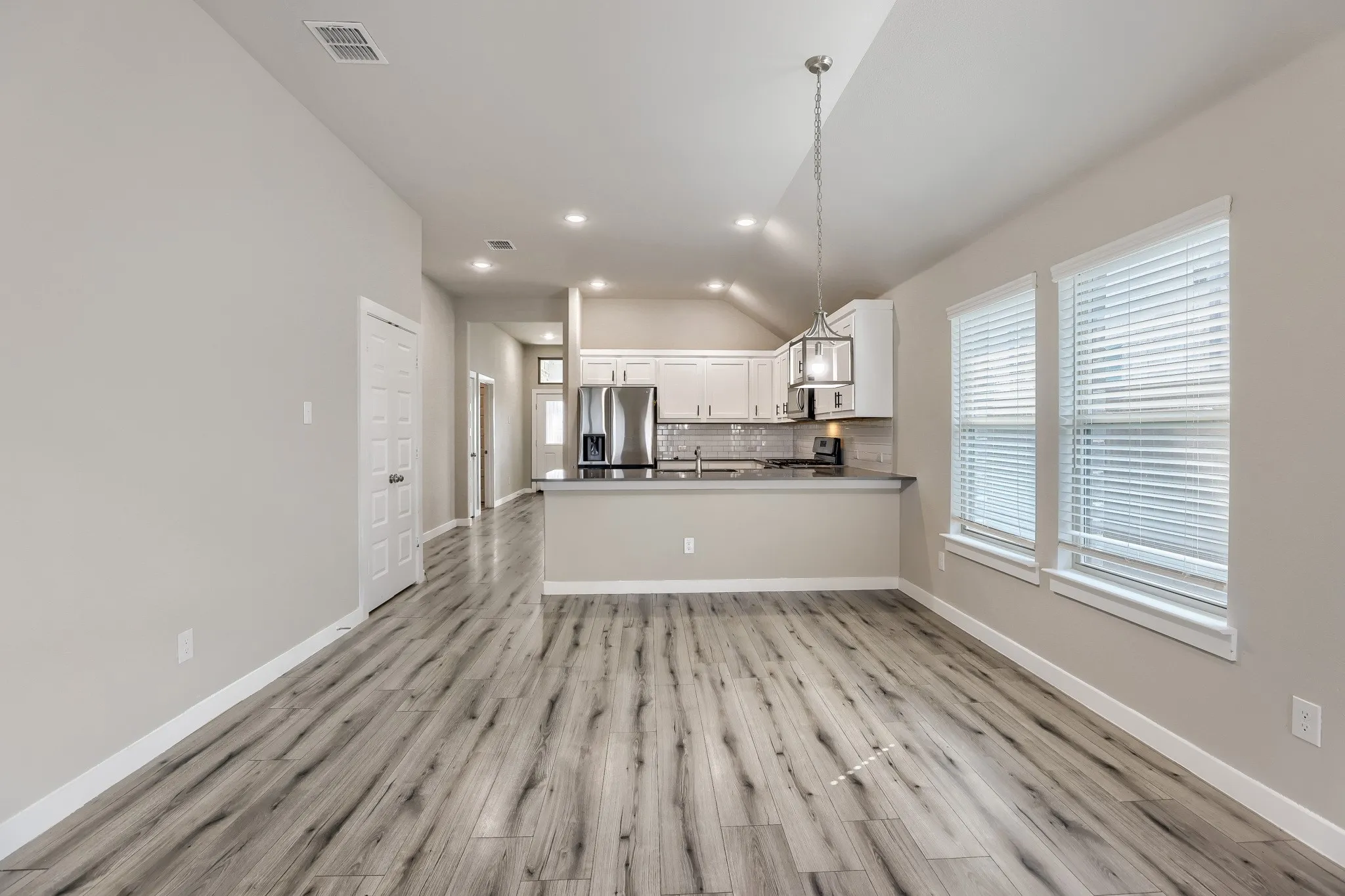 Single Family Residence For Sale in Kaufman County , 114 Mandarin Street, Forney, Texas 75126, 3 Bedroom, 2 Bathroom, 2 Garage spaces, 1,871 Sqft, built in 2022, mls#21347174, Real Estate Agent in Forney, Homes For Sale in Kaufman county, Homes For Sale in Forney, Realtor in Forney Texas, Real Estate Brokerage Independent Realty Texas, Luminita Cordes Realtor
