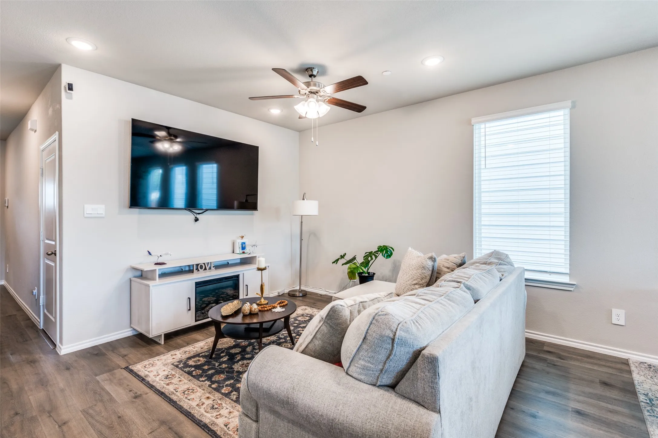 Single Family Residence For Sale in Tarrant County , 7073 Cypress Drive, Richland Hills, Texas 76118, 4 Bedroom, 3 Bathroom, 1 Garage spaces, 1,555 Sqft, built in 2024, mls#21347685, Real Estate Agent in Richland Hills, Homes For Sale in Tarrant county, Homes For Sale in Richland Hills, Realtor in Richland Hills Texas, Real Estate Brokerage Independent Realty Texas, Luminita Cordes Realtor