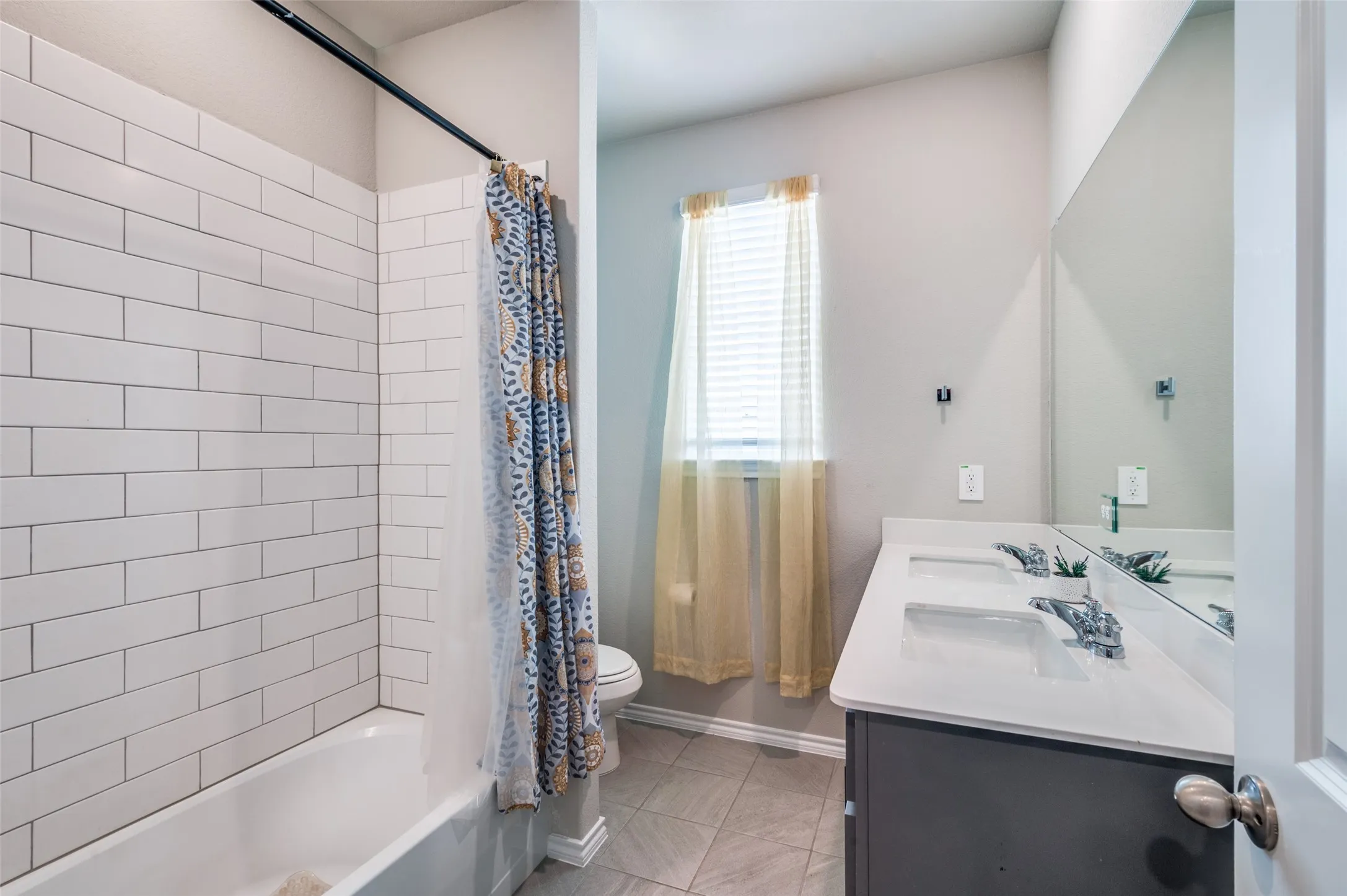 Single Family Residence For Sale in Tarrant County , 7073 Cypress Drive, Richland Hills, Texas 76118, 4 Bedroom, 3 Bathroom, 1 Garage spaces, 1,555 Sqft, built in 2024, mls#21347685, Real Estate Agent in Richland Hills, Homes For Sale in Tarrant county, Homes For Sale in Richland Hills, Realtor in Richland Hills Texas, Real Estate Brokerage Independent Realty Texas, Luminita Cordes Realtor