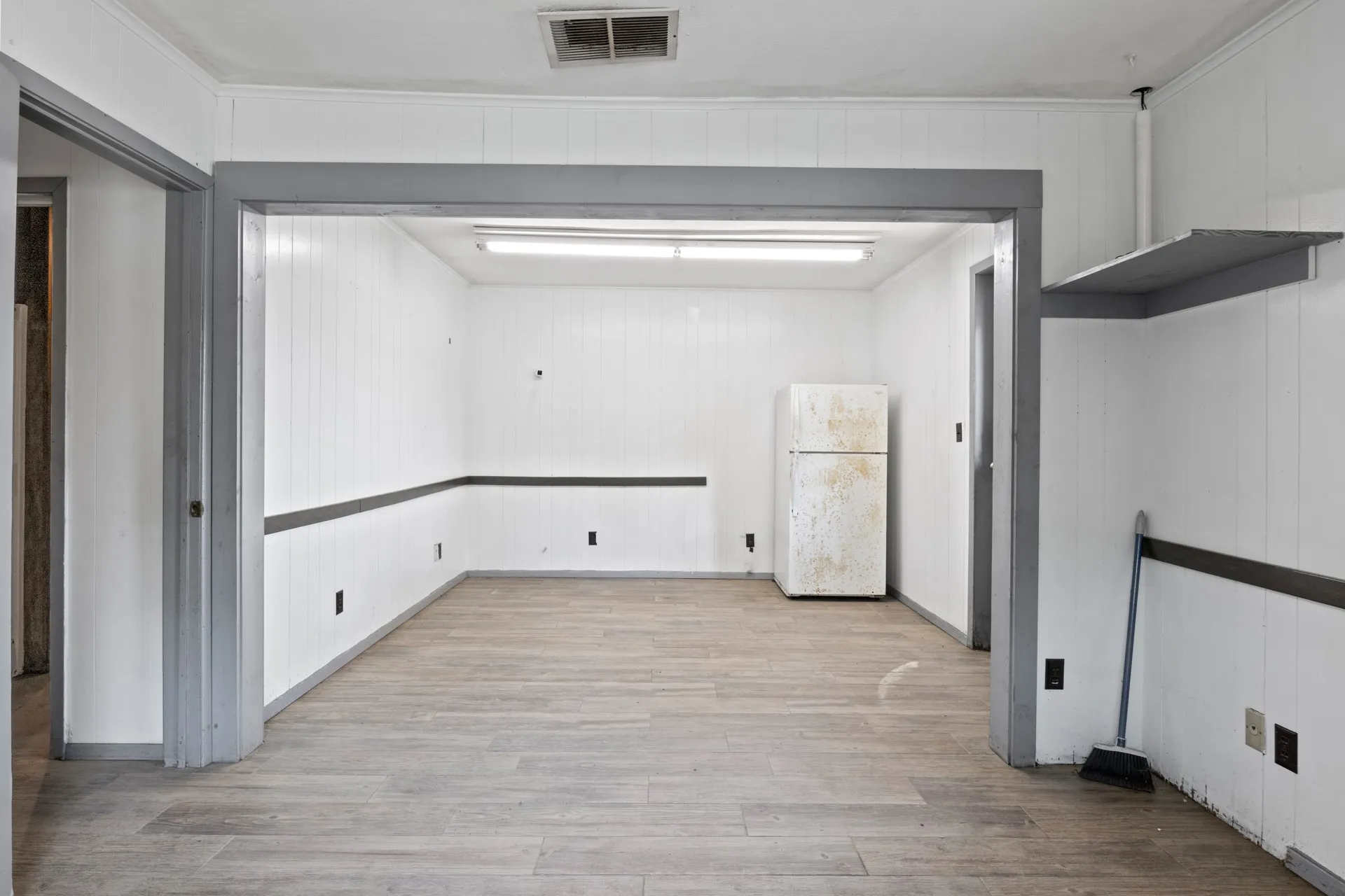 Warehouse For Sale in Titus County , 450 County Road 1312, Mt Pleasant, Texas 75455, 0, 0, Garage spaces, 0 Sqft, built in 1985, Price $585,000, mls#21348629, Real Estate Agent in Mt Pleasant, Homes For Sale in Titus county, Homes For Sale in Mt Pleasant, Realtor in Mt Pleasant Texas, Real Estate Brokerage Independent Realty Texas, Luminita Cordes Realtor
