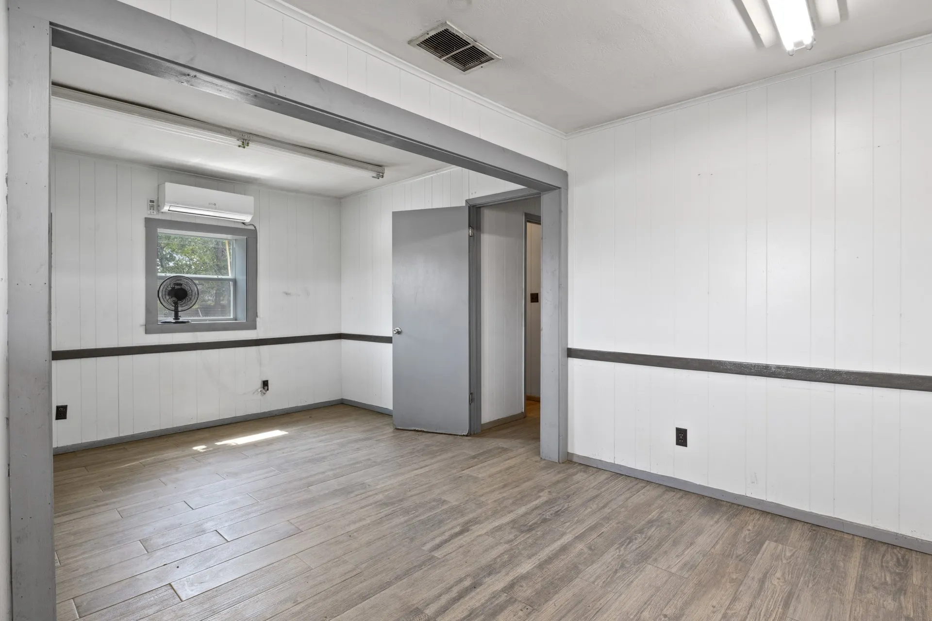 Warehouse For Sale in Titus County , 450 County Road 1312, Mt Pleasant, Texas 75455, 0, 0, Garage spaces, 0 Sqft, built in 1985, Price $585,000, mls#21348629, Real Estate Agent in Mt Pleasant, Homes For Sale in Titus county, Homes For Sale in Mt Pleasant, Realtor in Mt Pleasant Texas, Real Estate Brokerage Independent Realty Texas, Luminita Cordes Realtor