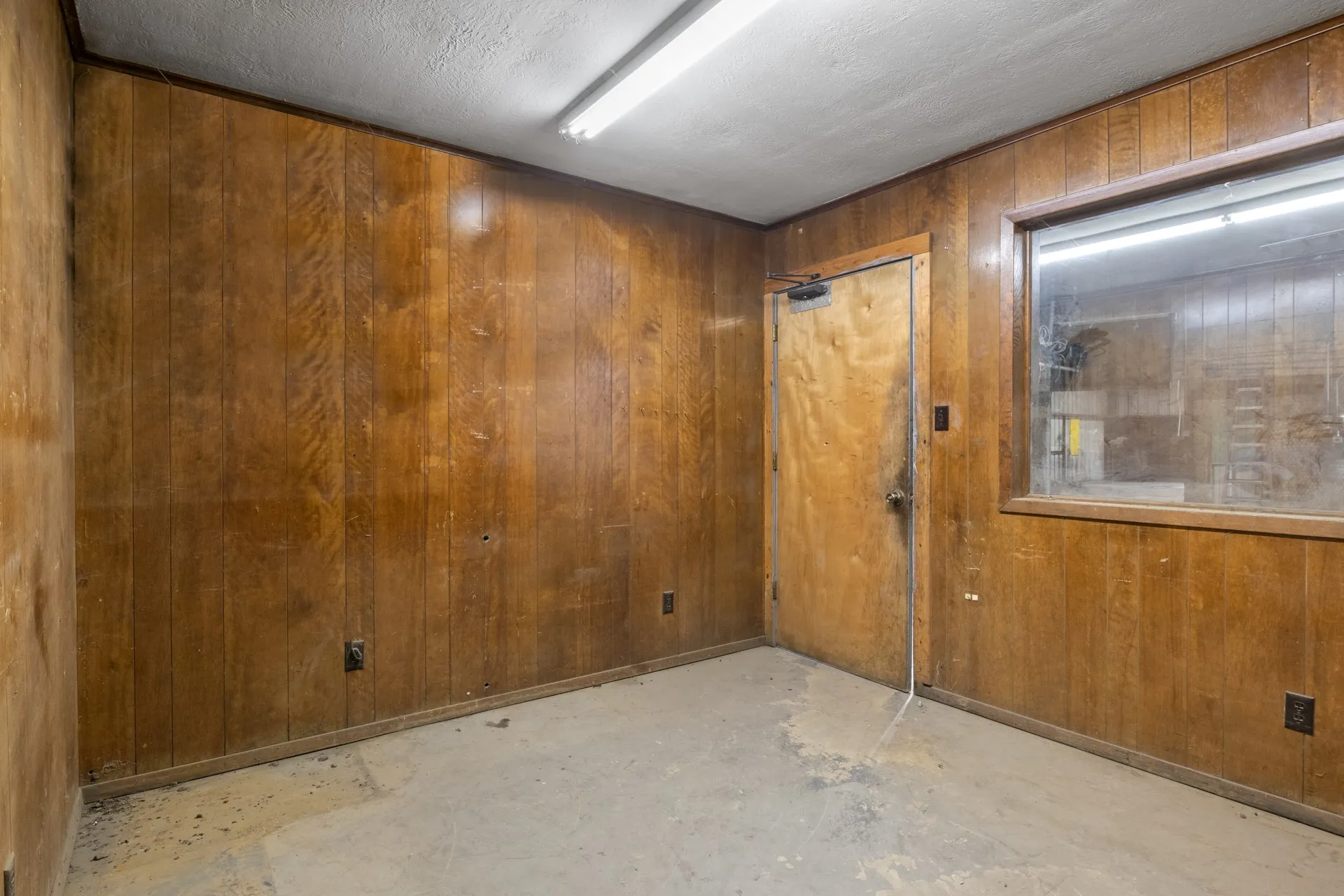 Warehouse For Sale in Titus County , 450 County Road 1312, Mt Pleasant, Texas 75455, 0, 0, Garage spaces, 0 Sqft, built in 1985, Price $585,000, mls#21348629, Real Estate Agent in Mt Pleasant, Homes For Sale in Titus county, Homes For Sale in Mt Pleasant, Realtor in Mt Pleasant Texas, Real Estate Brokerage Independent Realty Texas, Luminita Cordes Realtor