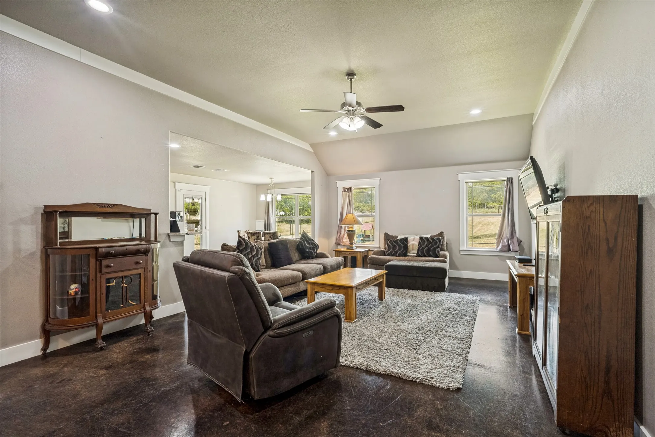 Single Family Residence For Sale in Parker County , 816 W Park Avenue, Weatherford, Texas 76086, 4 Bedroom, 2 Bathroom, 2 Garage spaces, 1,850 Sqft, built in 2017, Price $398,000, mls#21348614, Real Estate Agent in Weatherford, Homes For Sale in Parker county, Homes For Sale in Weatherford, Realtor in Weatherford Texas, Real Estate Brokerage Independent Realty Texas, Luminita Cordes Realtor