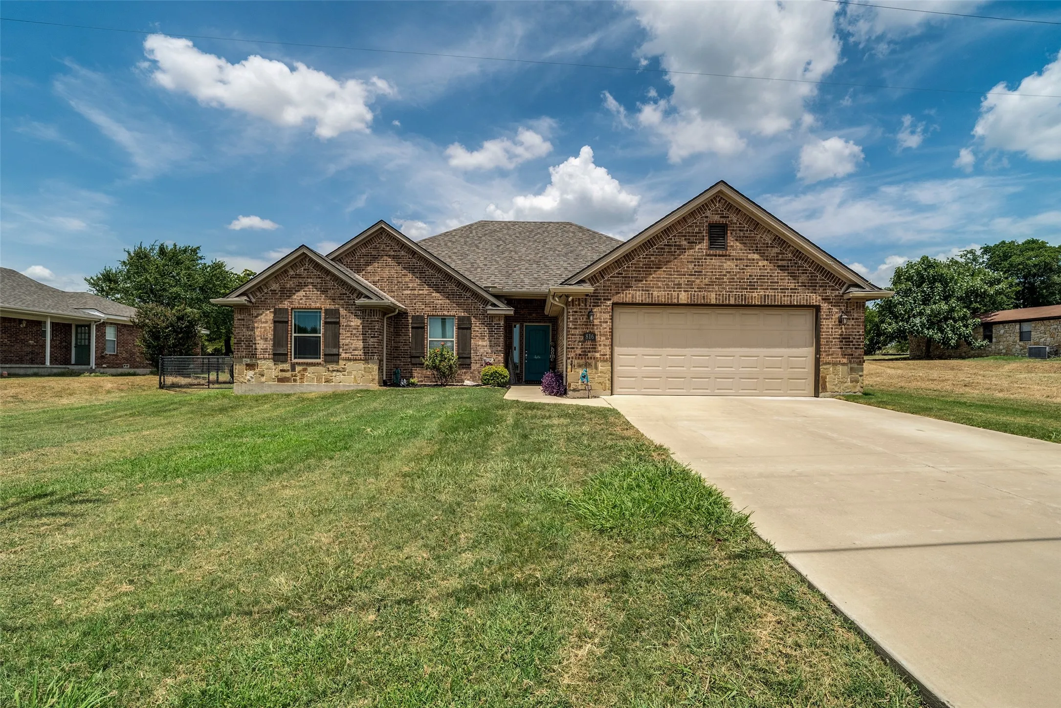 Single Family Residence For Sale in Parker County , 816 W Park Avenue, Weatherford, Texas 76086, 4 Bedroom, 2 Bathroom, 2 Garage spaces, 1,850 Sqft, built in 2017, Price $398,000, mls#21348614, Real Estate Agent in Weatherford, Homes For Sale in Parker county, Homes For Sale in Weatherford, Realtor in Weatherford Texas, Real Estate Brokerage Independent Realty Texas, Luminita Cordes Realtor