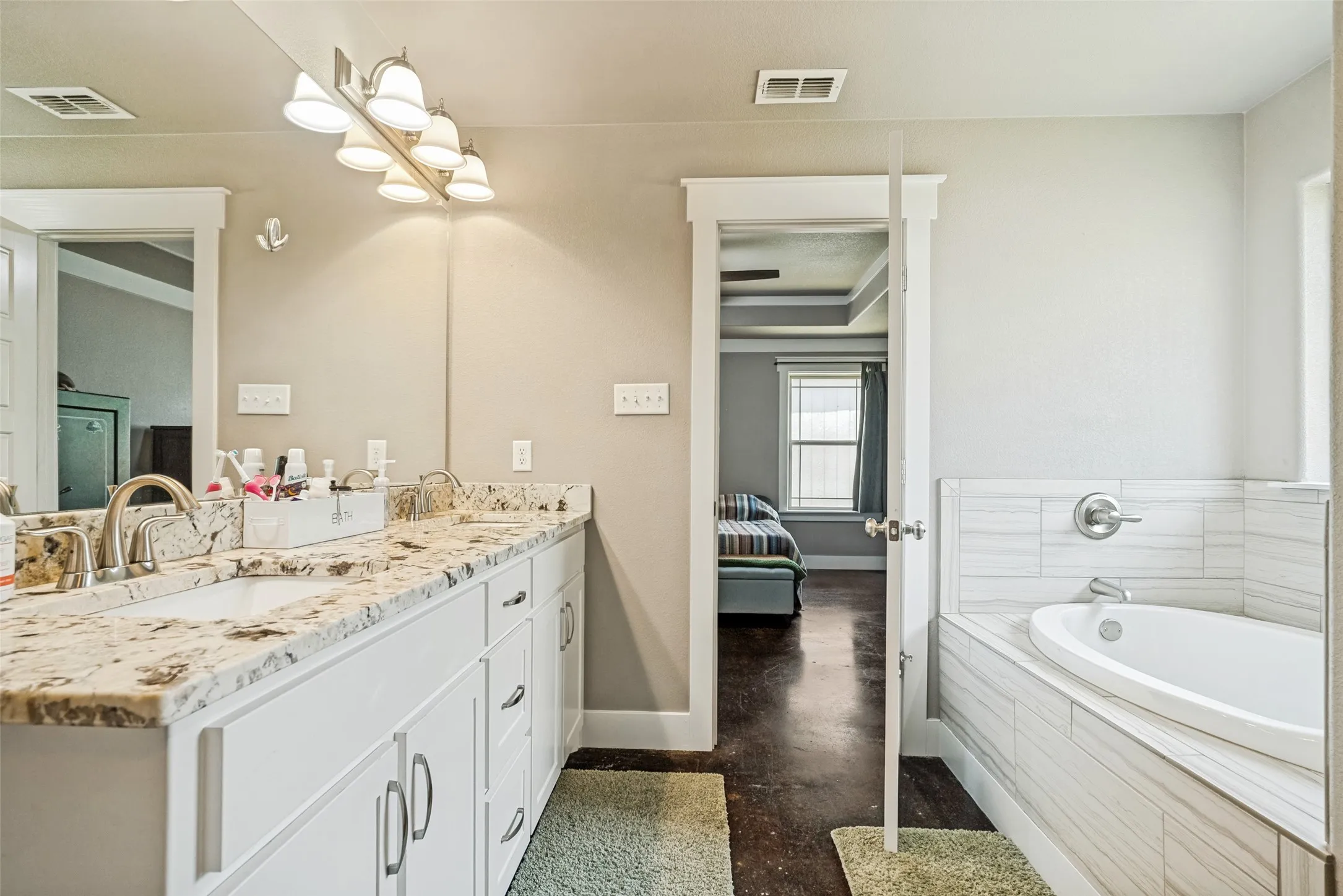 Single Family Residence For Sale in Parker County , 816 W Park Avenue, Weatherford, Texas 76086, 4 Bedroom, 2 Bathroom, 2 Garage spaces, 1,850 Sqft, built in 2017, Price $398,000, mls#21348614, Real Estate Agent in Weatherford, Homes For Sale in Parker county, Homes For Sale in Weatherford, Realtor in Weatherford Texas, Real Estate Brokerage Independent Realty Texas, Luminita Cordes Realtor