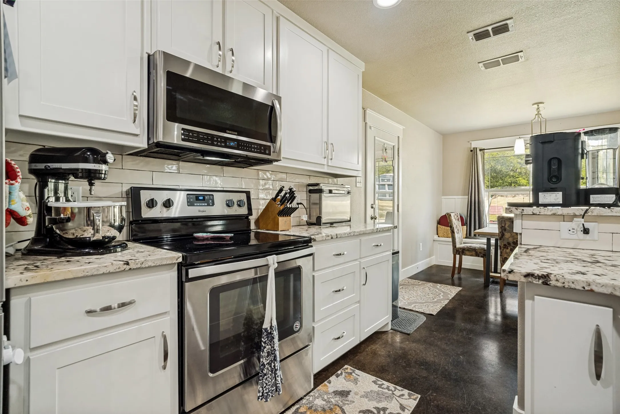 Single Family Residence For Sale in Parker County , 816 W Park Avenue, Weatherford, Texas 76086, 4 Bedroom, 2 Bathroom, 2 Garage spaces, 1,850 Sqft, built in 2017, Price $398,000, mls#21348614, Real Estate Agent in Weatherford, Homes For Sale in Parker county, Homes For Sale in Weatherford, Realtor in Weatherford Texas, Real Estate Brokerage Independent Realty Texas, Luminita Cordes Realtor