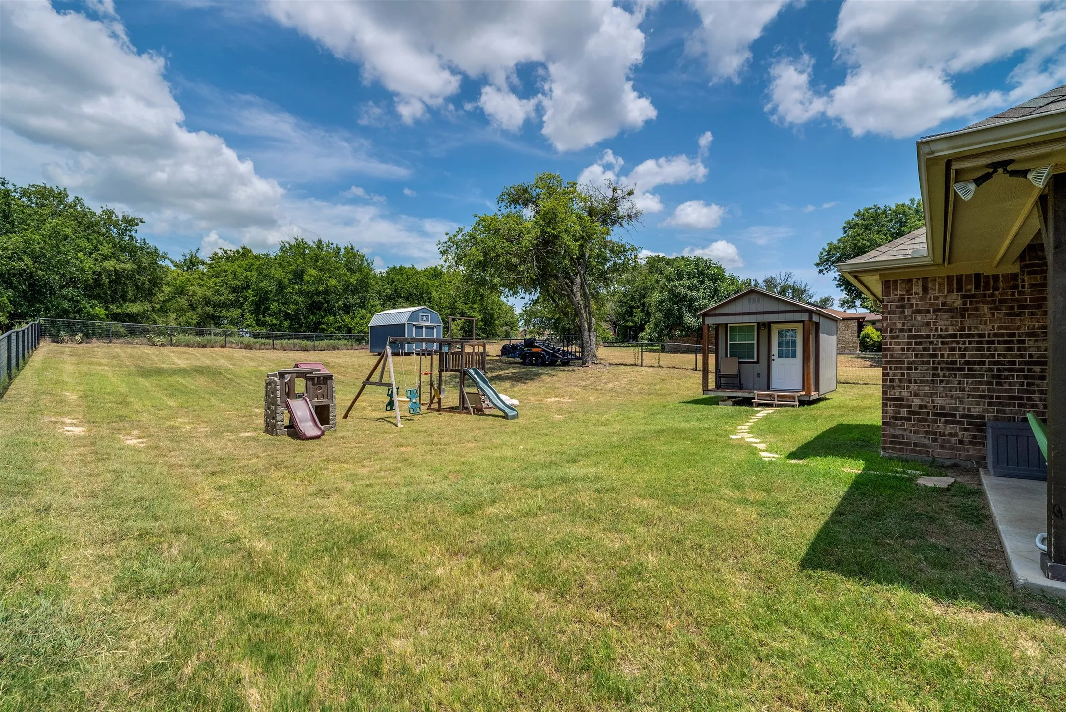 Single Family Residence For Sale in Parker County , 816 W Park Avenue, Weatherford, Texas 76086, 4 Bedroom, 2 Bathroom, 2 Garage spaces, 1,850 Sqft, built in 2017, Price $398,000, mls#21348614, Real Estate Agent in Weatherford, Homes For Sale in Parker county, Homes For Sale in Weatherford, Realtor in Weatherford Texas, Real Estate Brokerage Independent Realty Texas, Luminita Cordes Realtor