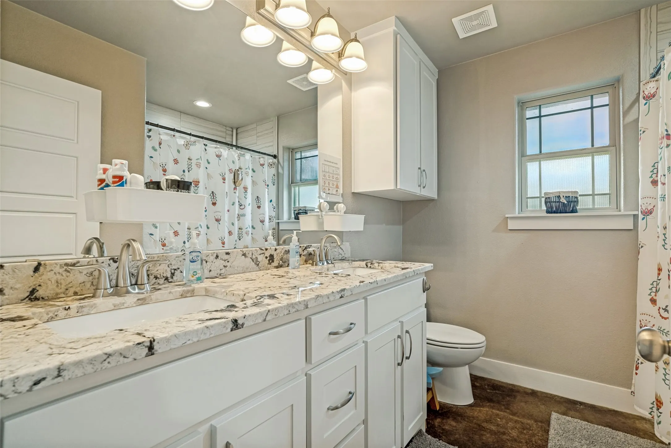 Single Family Residence For Sale in Parker County , 816 W Park Avenue, Weatherford, Texas 76086, 4 Bedroom, 2 Bathroom, 2 Garage spaces, 1,850 Sqft, built in 2017, Price $398,000, mls#21348614, Real Estate Agent in Weatherford, Homes For Sale in Parker county, Homes For Sale in Weatherford, Realtor in Weatherford Texas, Real Estate Brokerage Independent Realty Texas, Luminita Cordes Realtor