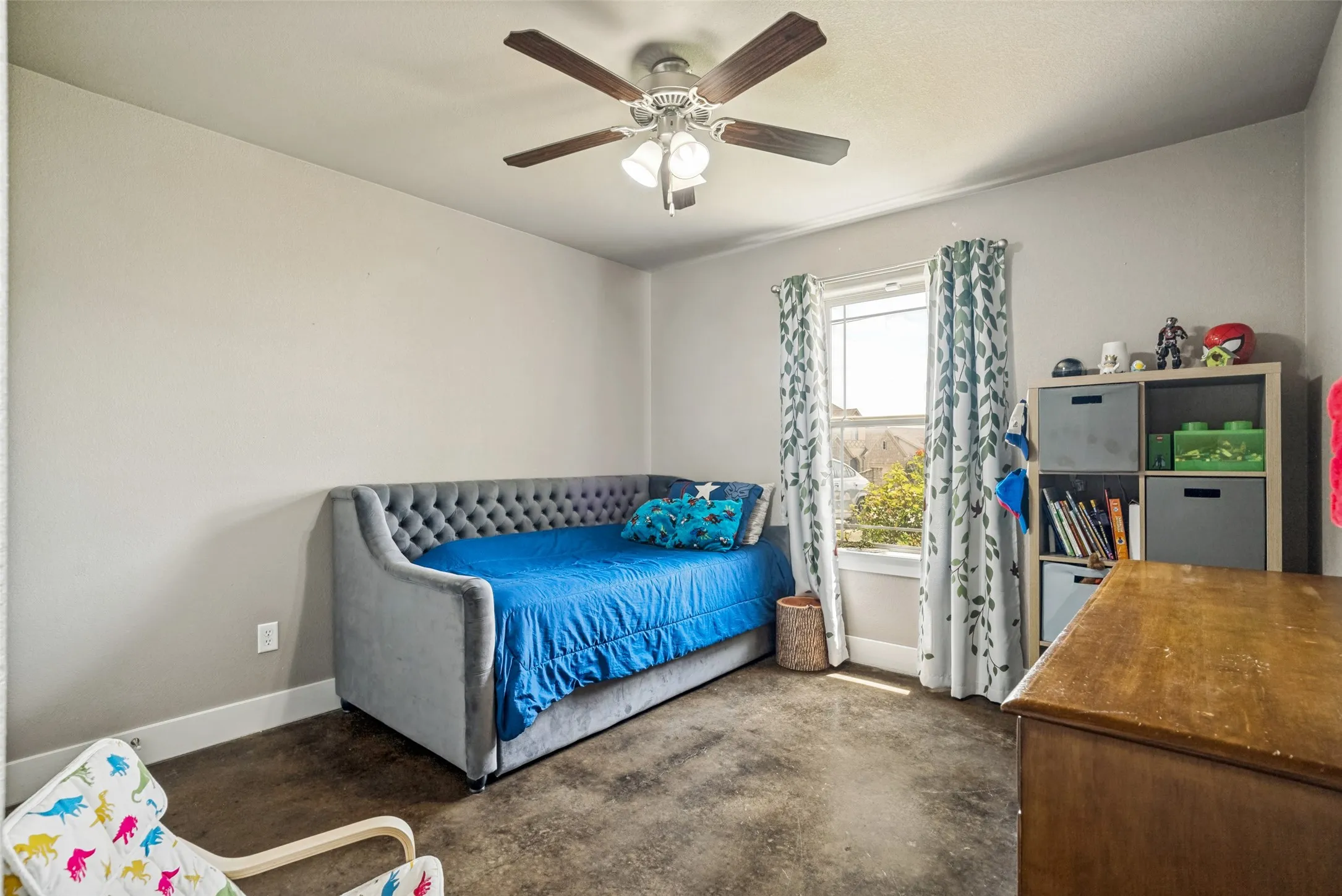 Single Family Residence For Sale in Parker County , 816 W Park Avenue, Weatherford, Texas 76086, 4 Bedroom, 2 Bathroom, 2 Garage spaces, 1,850 Sqft, built in 2017, Price $398,000, mls#21348614, Real Estate Agent in Weatherford, Homes For Sale in Parker county, Homes For Sale in Weatherford, Realtor in Weatherford Texas, Real Estate Brokerage Independent Realty Texas, Luminita Cordes Realtor