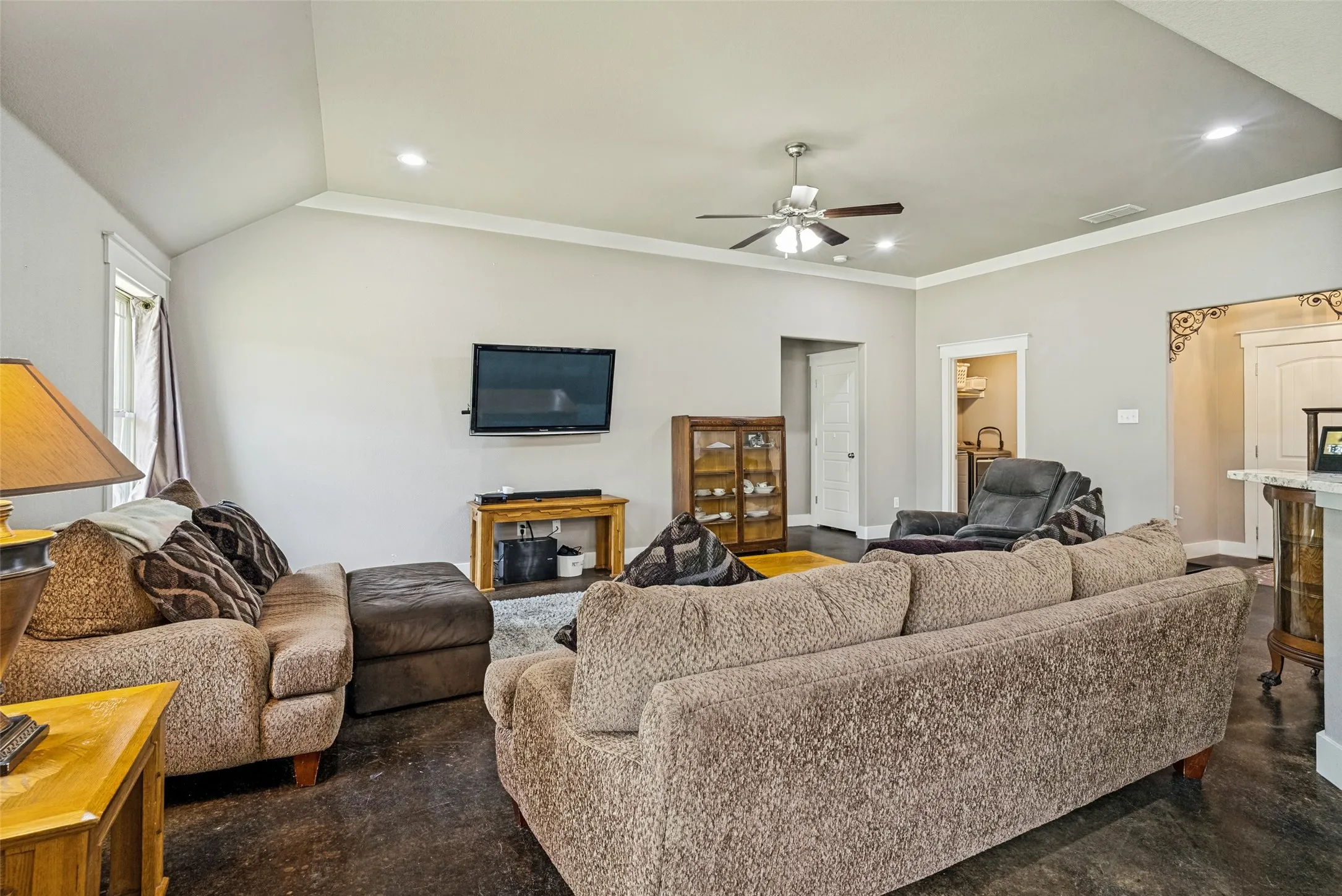 Single Family Residence For Sale in Parker County , 816 W Park Avenue, Weatherford, Texas 76086, 4 Bedroom, 2 Bathroom, 2 Garage spaces, 1,850 Sqft, built in 2017, Price $398,000, mls#21348614, Real Estate Agent in Weatherford, Homes For Sale in Parker county, Homes For Sale in Weatherford, Realtor in Weatherford Texas, Real Estate Brokerage Independent Realty Texas, Luminita Cordes Realtor