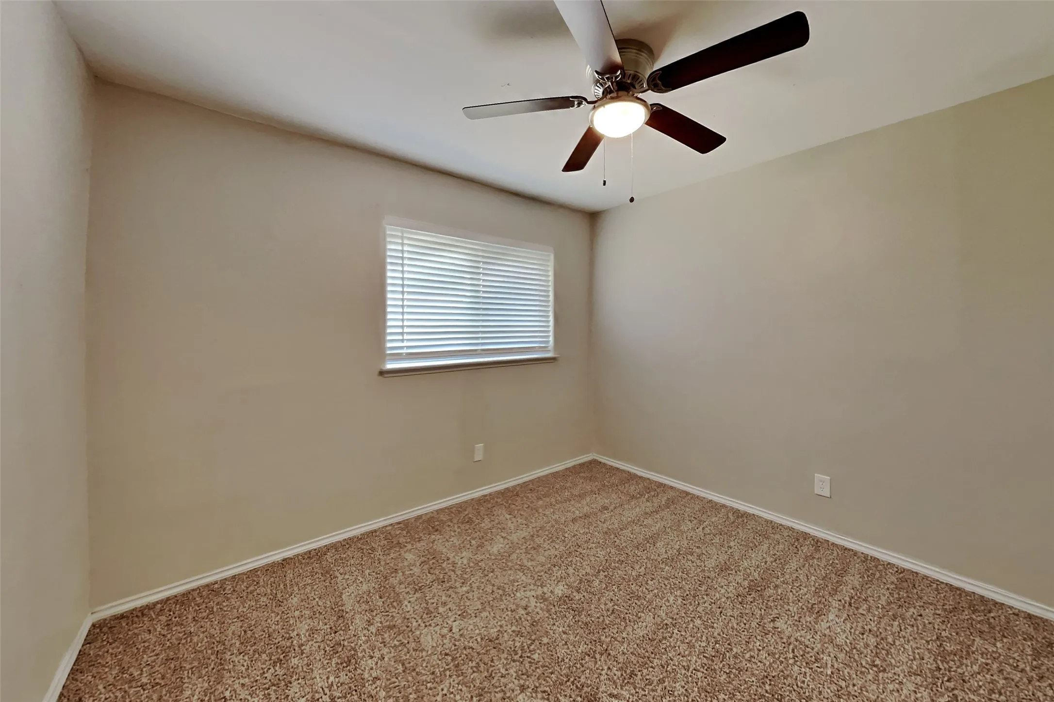 Single Family Residence For Rent in Dallas County , 414 Oak Ridge Place, Grand Prairie, Texas 75052, 4 Bedroom, 2 Bathroom, 2 Garage spaces, 1,473 Sqft, built in 1970, mls#21348648, Real Estate Agent in Grand Prairie, Homes For Rent in Dallas county, Homes For Rent in Grand Prairie, Realtor in Grand Prairie Texas, Real Estate Brokerage Independent Realty Texas, Luminita Cordes Realtor