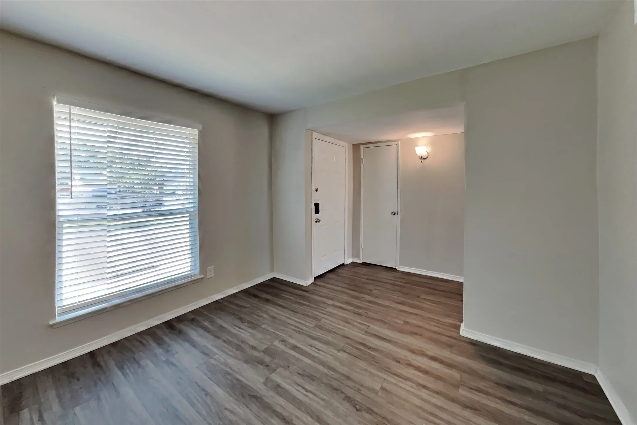 Single Family Residence For Rent in Dallas County , 414 Oak Ridge Place, Grand Prairie, Texas 75052, 4 Bedroom, 2 Bathroom, 2 Garage spaces, 1,473 Sqft, built in 1970, mls#21348648, Real Estate Agent in Grand Prairie, Homes For Rent in Dallas county, Homes For Rent in Grand Prairie, Realtor in Grand Prairie Texas, Real Estate Brokerage Independent Realty Texas, Luminita Cordes Realtor