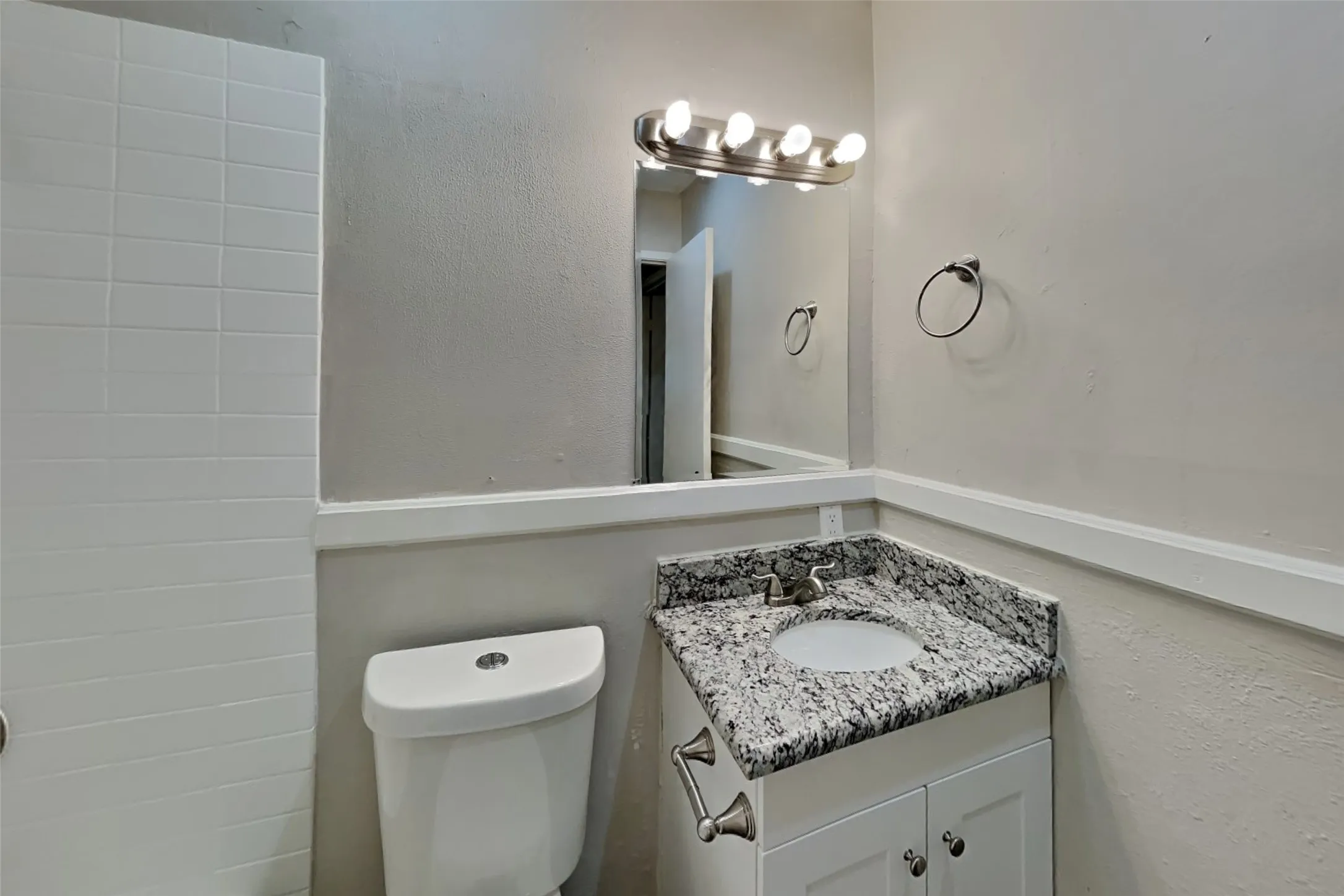 Single Family Residence For Rent in Dallas County , 414 Oak Ridge Place, Grand Prairie, Texas 75052, 4 Bedroom, 2 Bathroom, 2 Garage spaces, 1,473 Sqft, built in 1970, mls#21348648, Real Estate Agent in Grand Prairie, Homes For Rent in Dallas county, Homes For Rent in Grand Prairie, Realtor in Grand Prairie Texas, Real Estate Brokerage Independent Realty Texas, Luminita Cordes Realtor