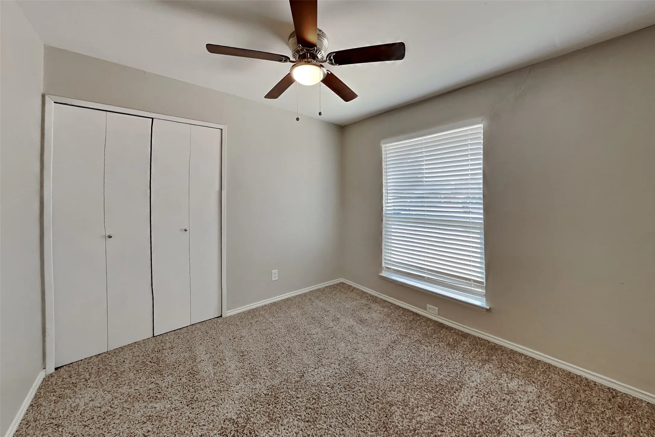 Single Family Residence For Rent in Dallas County , 414 Oak Ridge Place, Grand Prairie, Texas 75052, 4 Bedroom, 2 Bathroom, 2 Garage spaces, 1,473 Sqft, built in 1970, mls#21348648, Real Estate Agent in Grand Prairie, Homes For Rent in Dallas county, Homes For Rent in Grand Prairie, Realtor in Grand Prairie Texas, Real Estate Brokerage Independent Realty Texas, Luminita Cordes Realtor