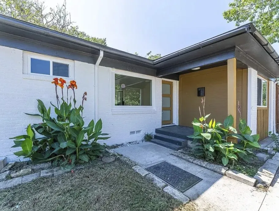Single Family Residence For Rent in Dallas County , 10746 Cotillion Drive, Dallas, Texas 75228, 4 Bedroom, 2 Bathroom, Garage spaces, 1,330 Sqft, built in 1954, mls#21348655, Real Estate Agent in Dallas, Homes For Rent in Dallas county, Homes For Rent in Dallas, Realtor in Dallas Texas, Real Estate Brokerage Independent Realty Texas, Luminita Cordes Realtor