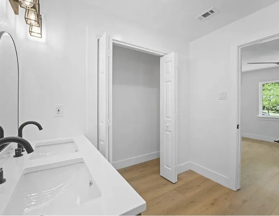 Single Family Residence For Rent in Dallas County , 10746 Cotillion Drive, Dallas, Texas 75228, 4 Bedroom, 2 Bathroom, Garage spaces, 1,330 Sqft, built in 1954, mls#21348655, Real Estate Agent in Dallas, Homes For Rent in Dallas county, Homes For Rent in Dallas, Realtor in Dallas Texas, Real Estate Brokerage Independent Realty Texas, Luminita Cordes Realtor