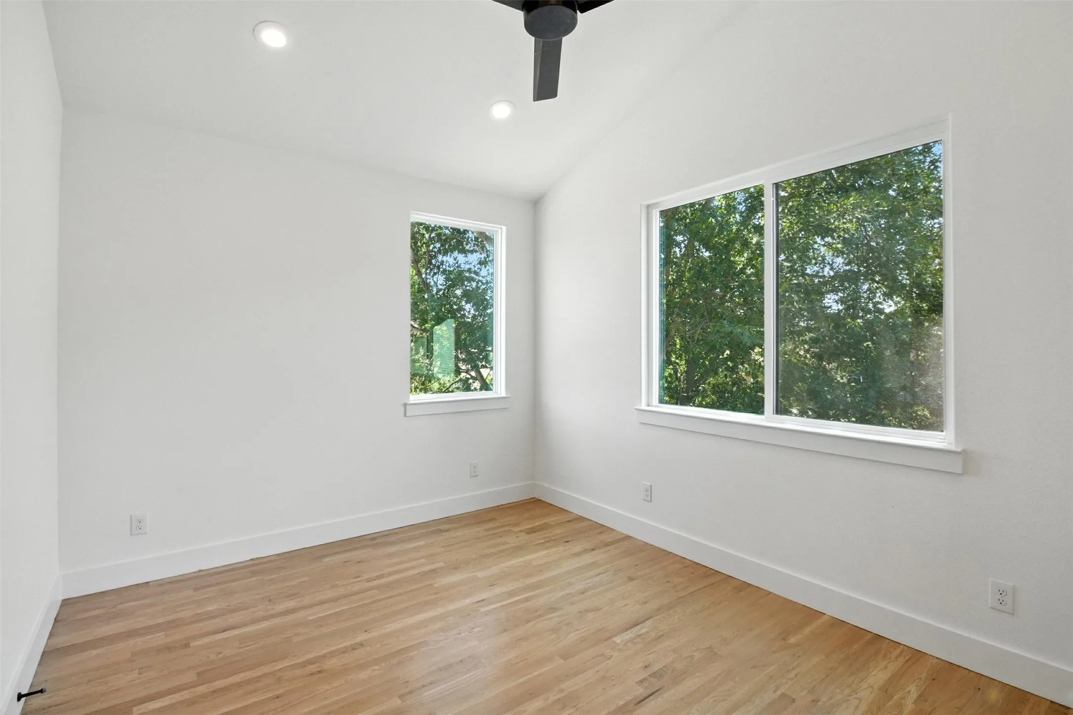 Townhouse For Rent in Dallas County , 5837 Oram Street 3, Dallas, Texas 75206, 2 Bedroom, 3 Bathroom, 2 Garage spaces, 1,194 Sqft, built in 2025, mls#21347718, Real Estate Agent in Dallas, Homes For Rent in Dallas county, Homes For Rent in Dallas, Realtor in Dallas Texas, Real Estate Brokerage Independent Realty Texas, Luminita Cordes Realtor