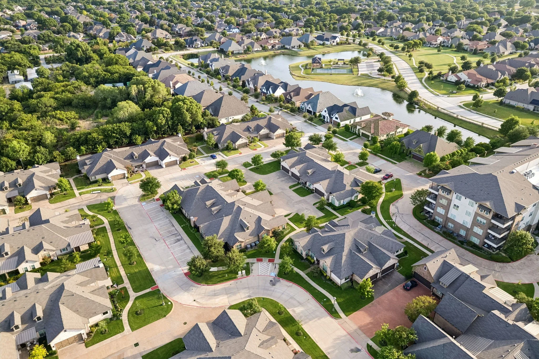 Condominium For Sale in Tarrant County , 441 Watermere Drive, Southlake, Texas 76092, 2 Bedroom, 3 Bathroom, 2 Garage spaces, 2,109 Sqft, built in 2013, mls#21346883, Real Estate Agent in Southlake, Homes For Sale in Tarrant county, Homes For Sale in Southlake, Realtor in Southlake Texas, Real Estate Brokerage Independent Realty Texas, Luminita Cordes Realtor