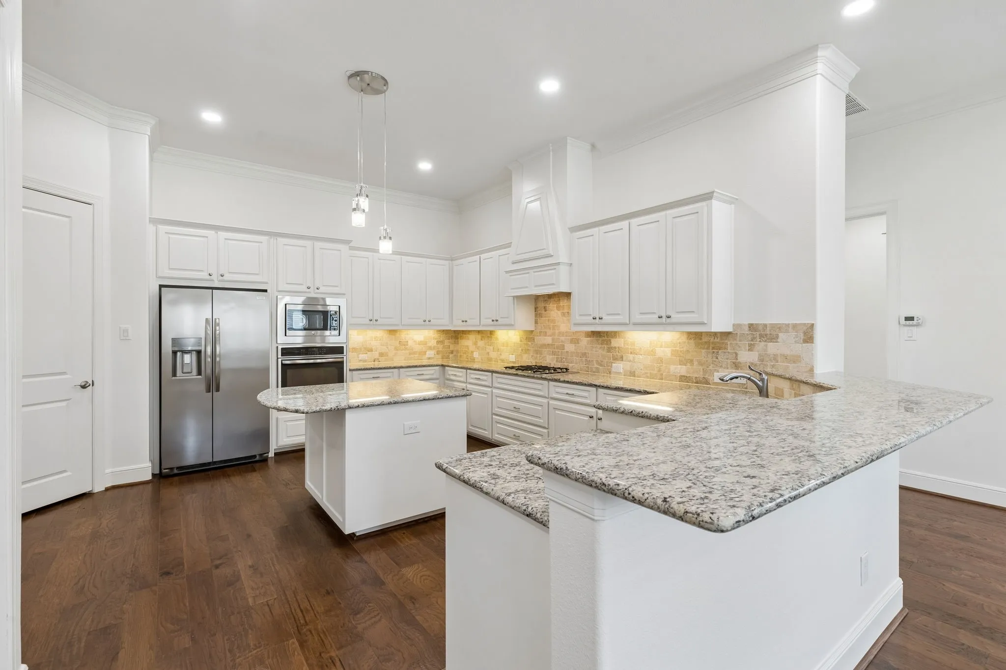 Condominium For Sale in Tarrant County , 441 Watermere Drive, Southlake, Texas 76092, 2 Bedroom, 3 Bathroom, 2 Garage spaces, 2,109 Sqft, built in 2013, mls#21346883, Real Estate Agent in Southlake, Homes For Sale in Tarrant county, Homes For Sale in Southlake, Realtor in Southlake Texas, Real Estate Brokerage Independent Realty Texas, Luminita Cordes Realtor